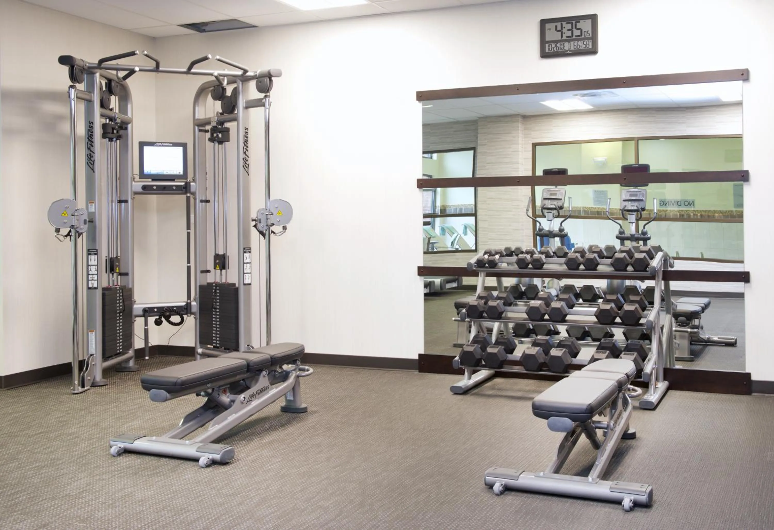 Fitness centre/facilities in Courtyard by Marriott Seattle Everett Downtown