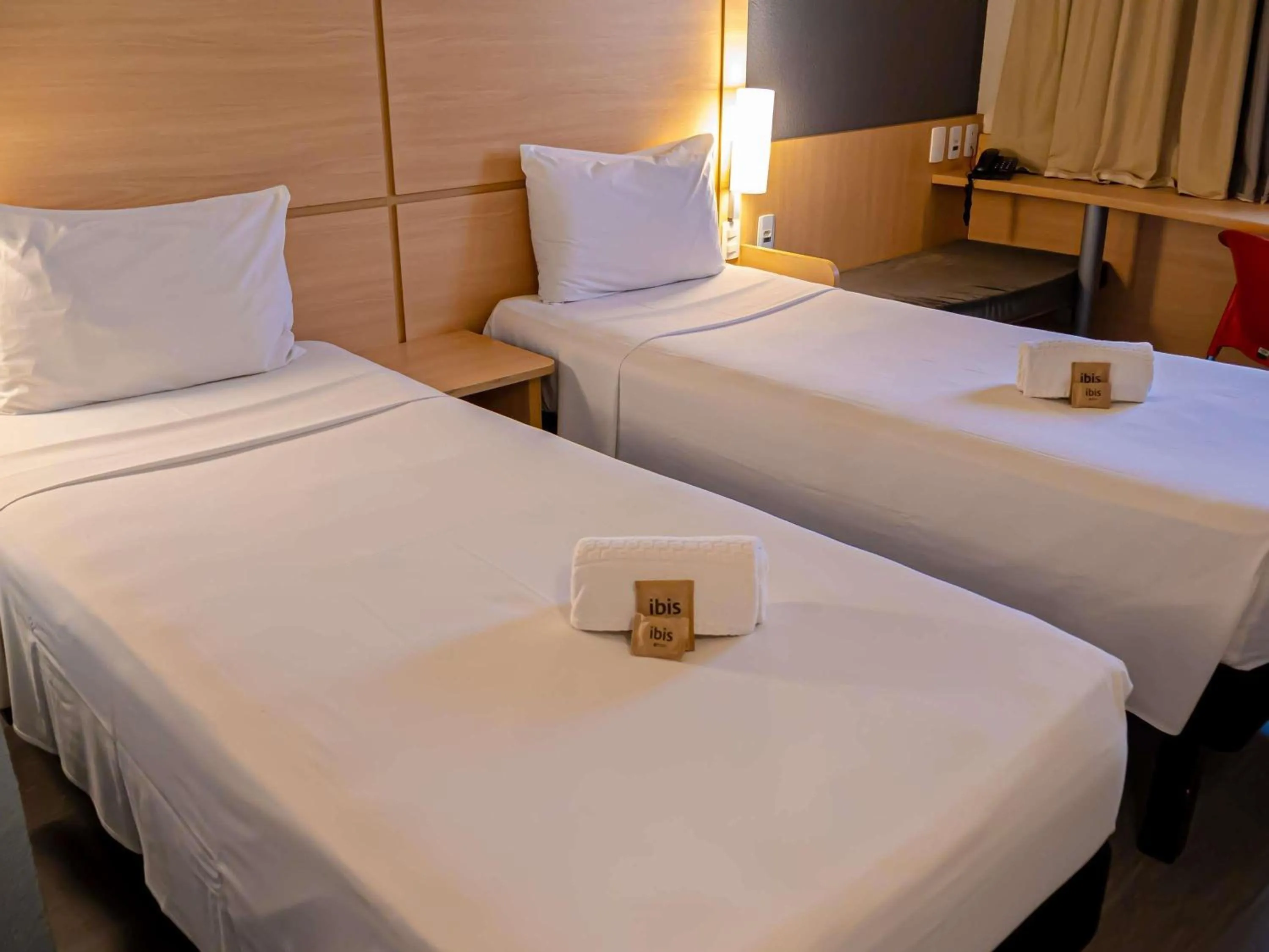 Bedroom, Bed in ibis Macae