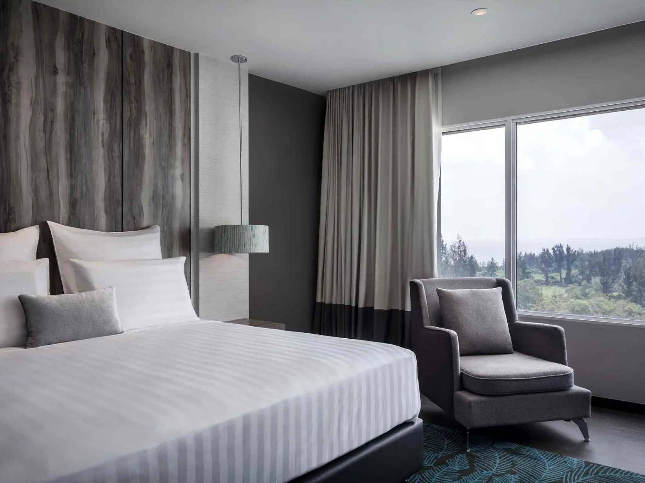 Bedroom, Bed in Pullman Miri Waterfront