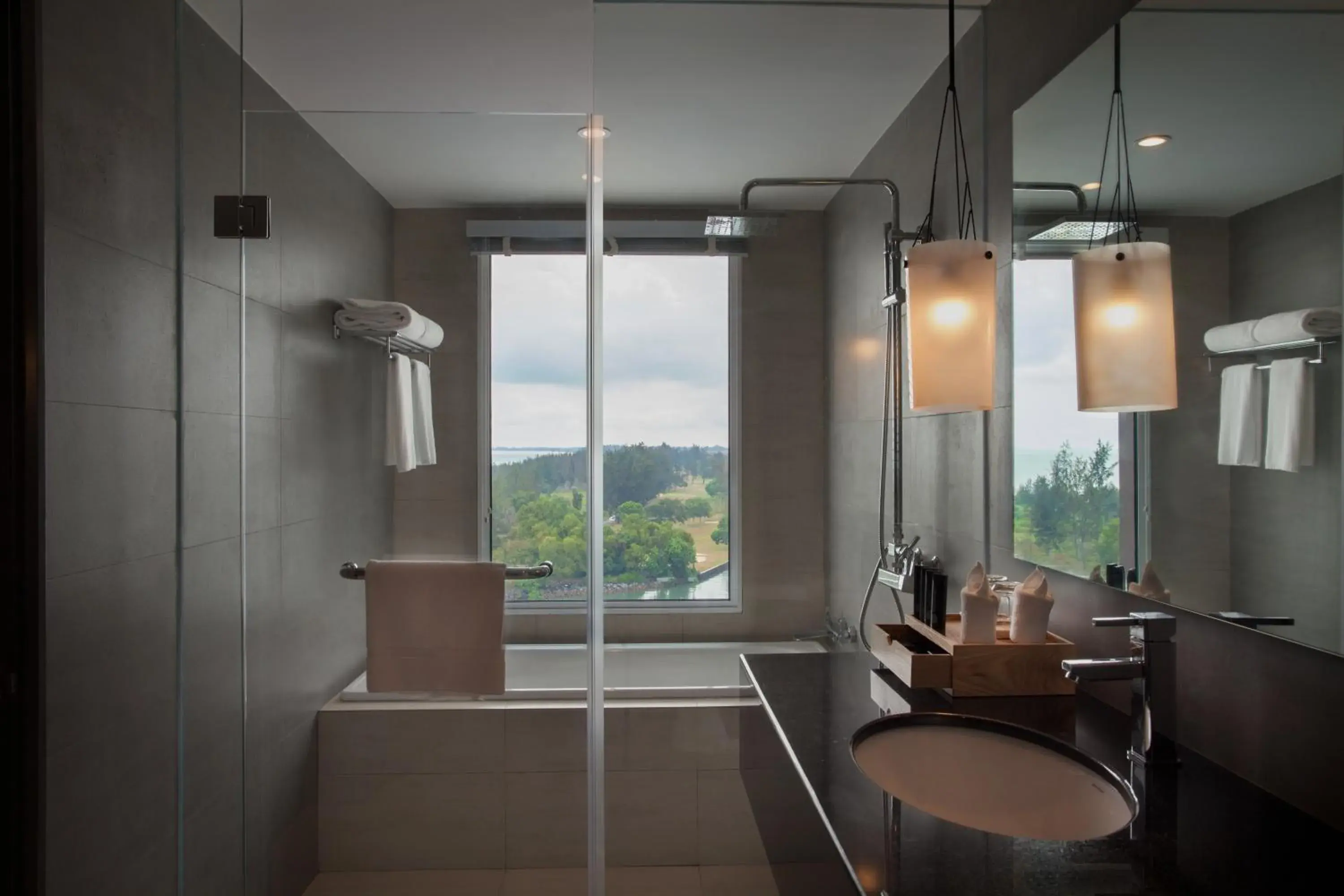 Deluxe Twin Room with Sea View in Pullman Miri Waterfront Deluxe Twin Room with Sea View in Pullman Miri Waterfront