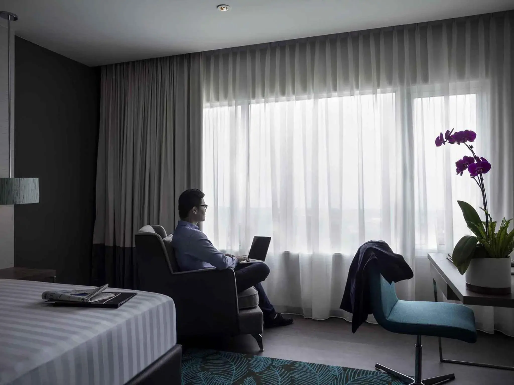 Deluxe King Room with Sea View in Pullman Miri Waterfront Deluxe King Room with Sea View in Pullman Miri Waterfront