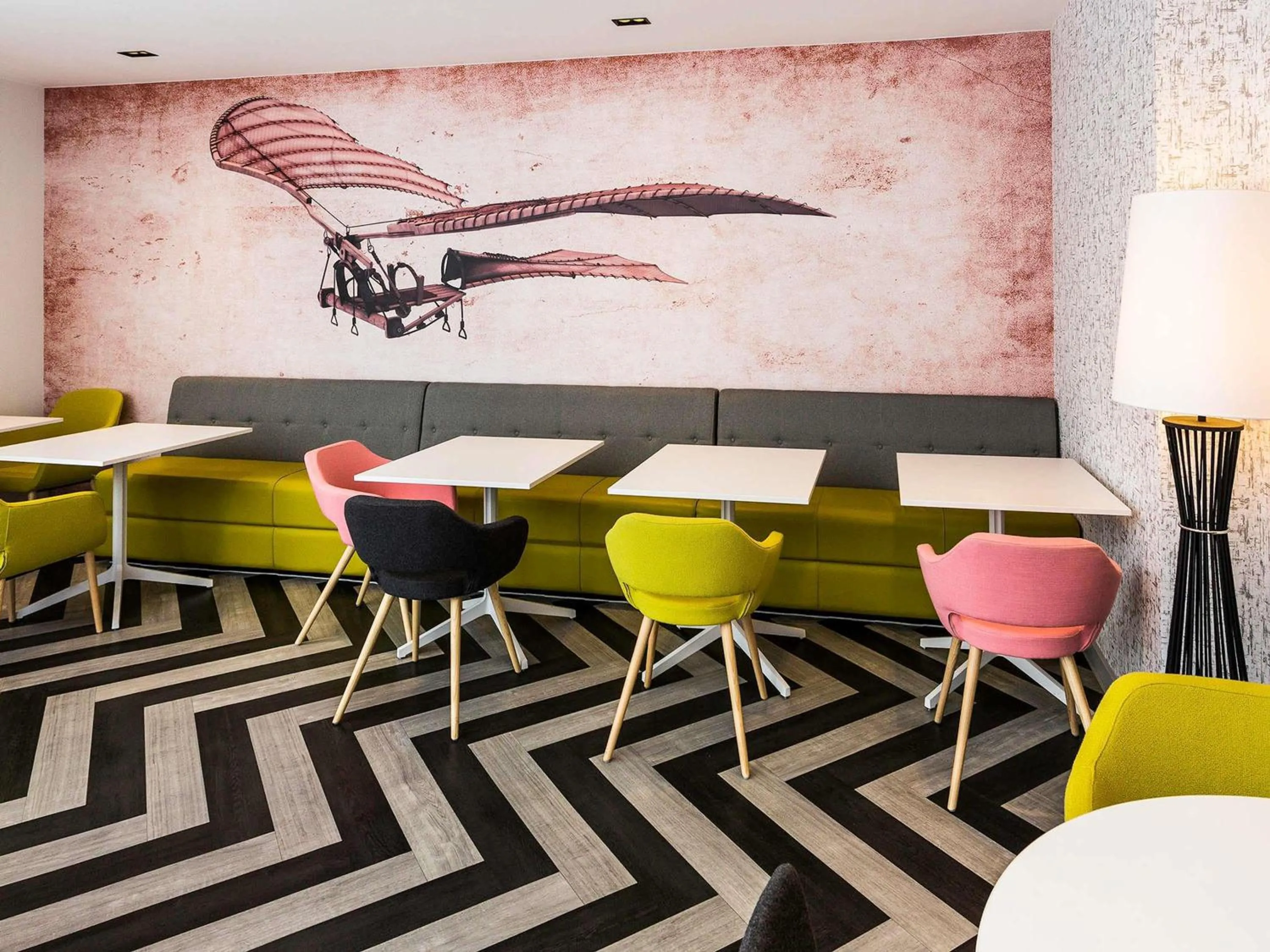 Restaurant/places to eat in ibis Styles London Heathrow Airport