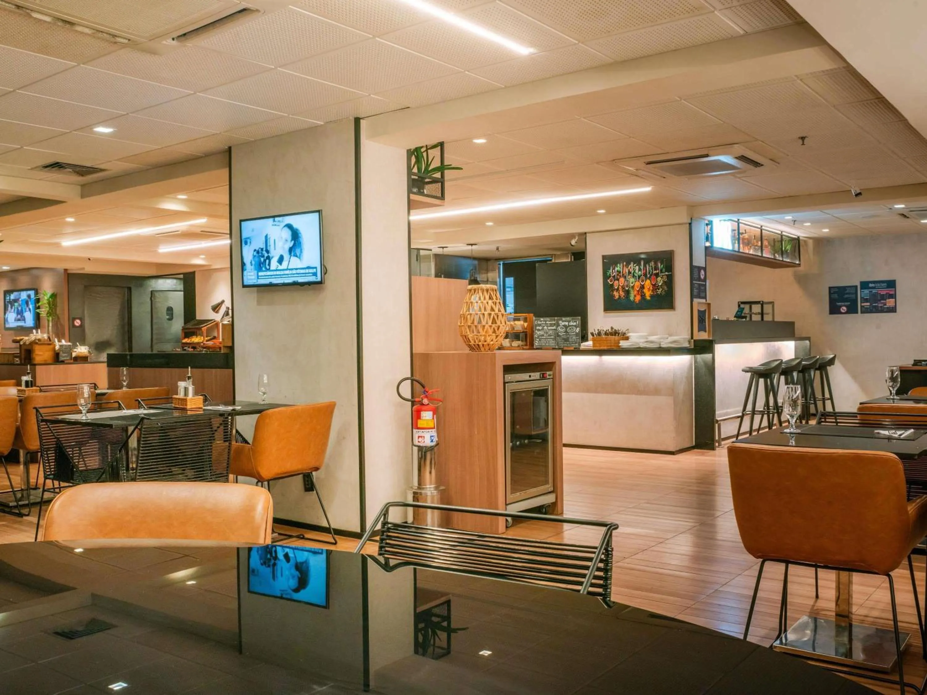 Restaurant/places to eat in ibis Sao Luis