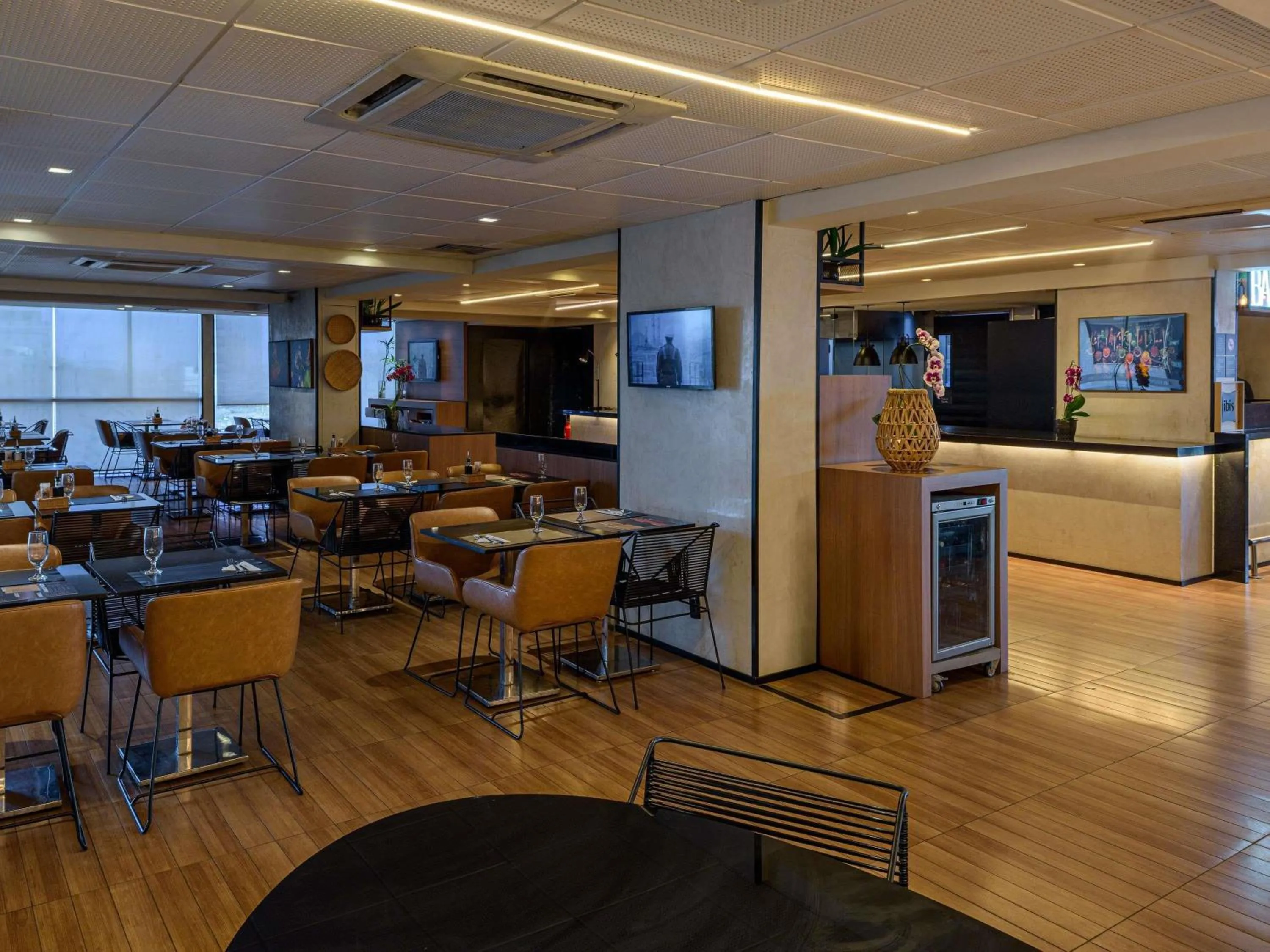 Restaurant/places to eat in ibis Sao Luis