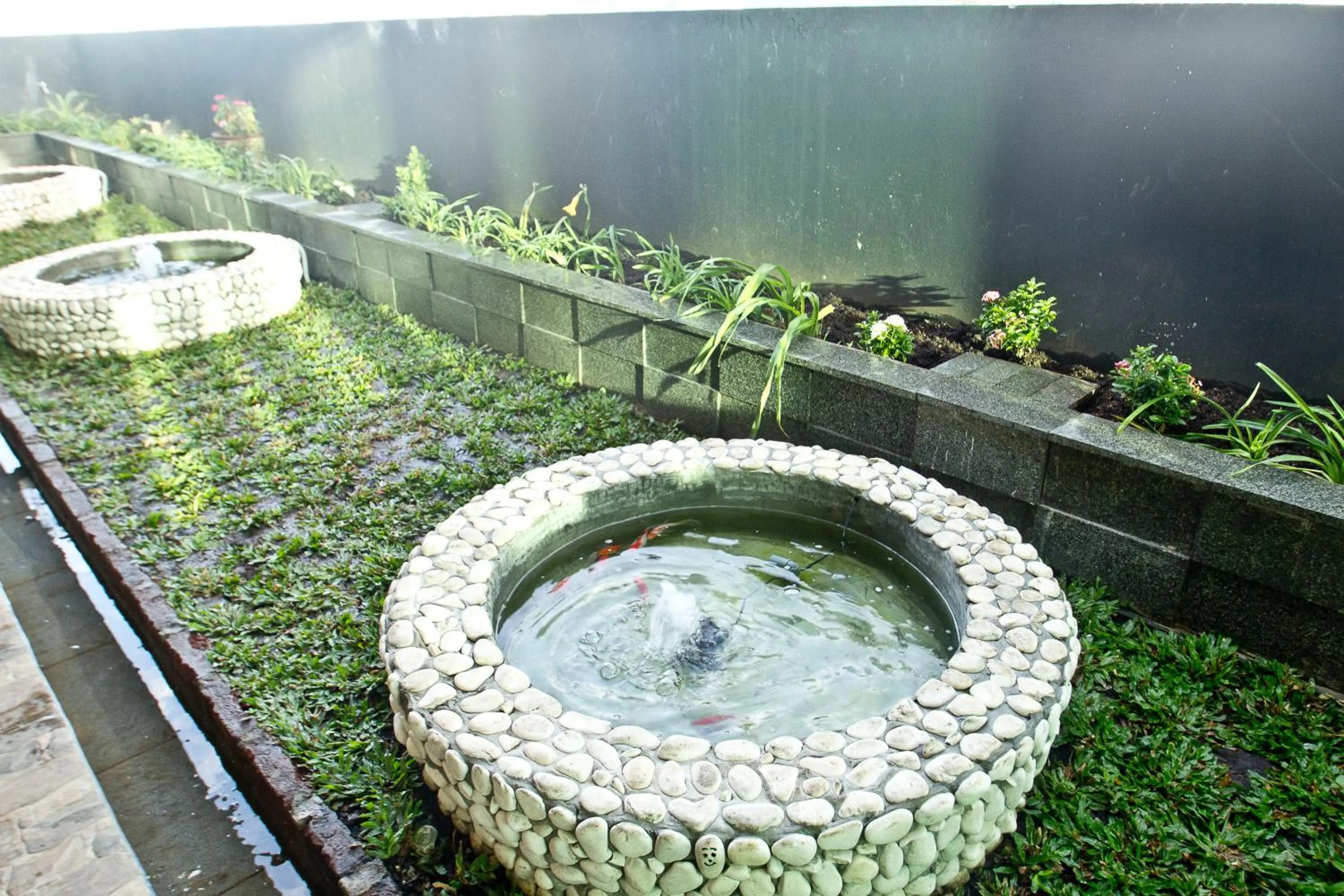 Garden in Green Batara Hotel