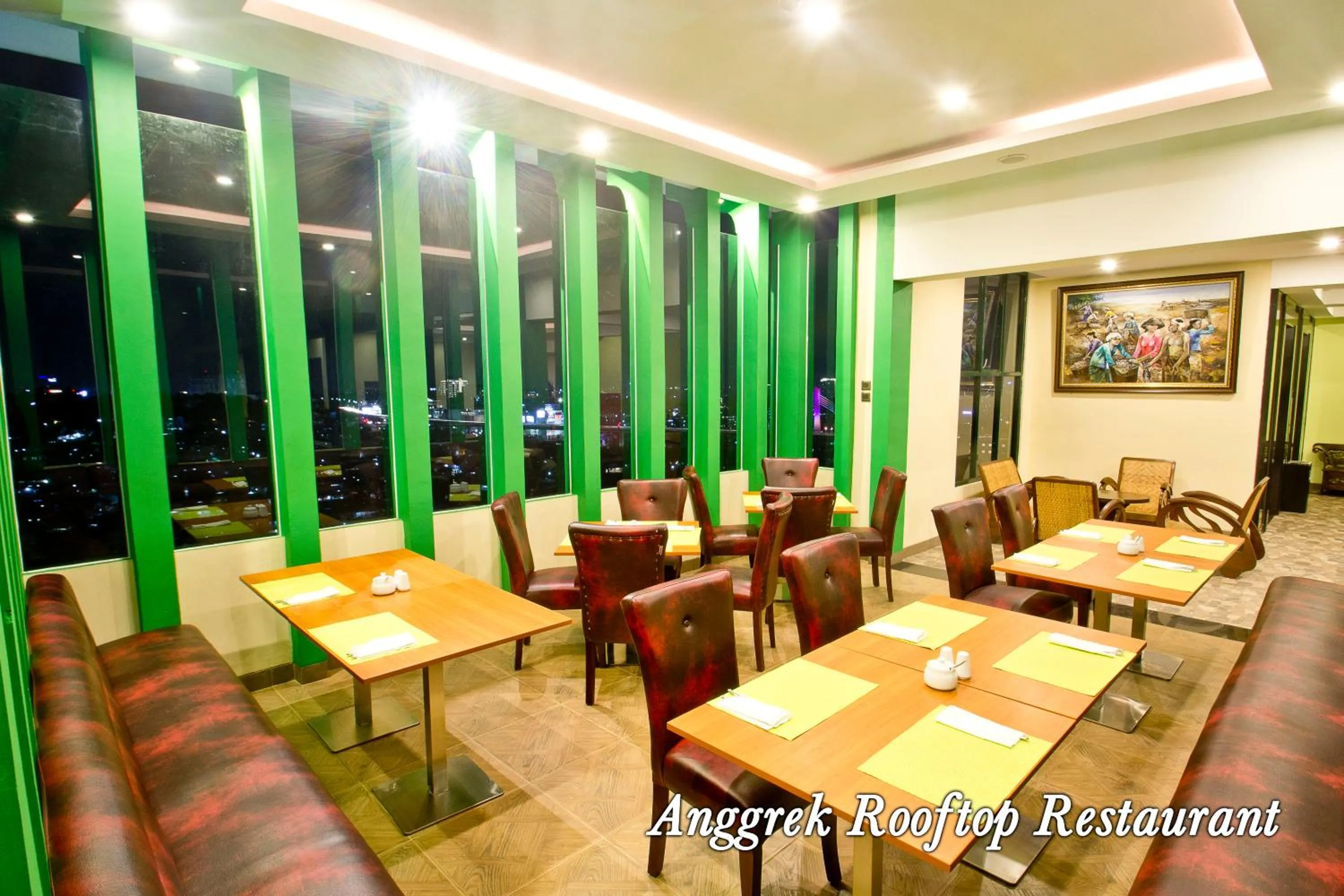 Restaurant/places to eat in Green Batara Hotel
