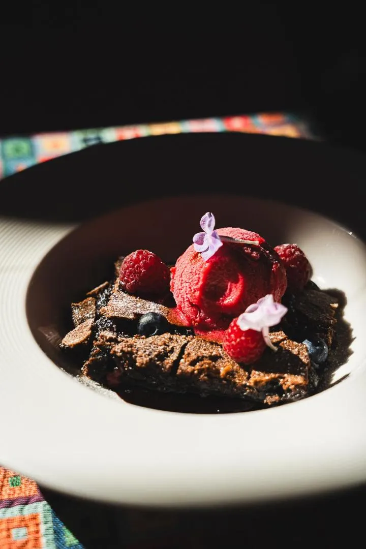 Restaurant/places to eat in Hotel Falcon