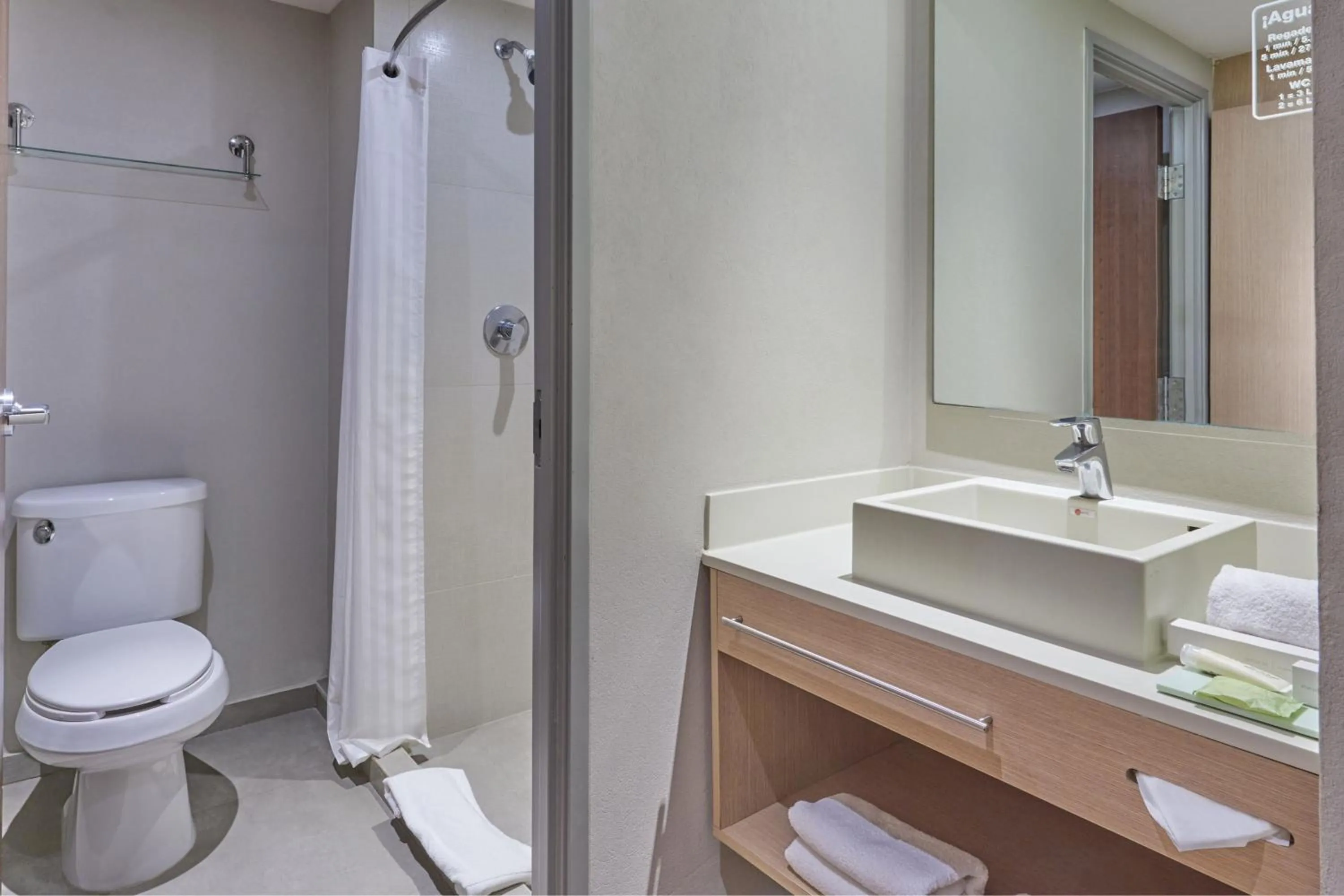 Bathroom in City Express Suites by Marriott Playa del Carmen