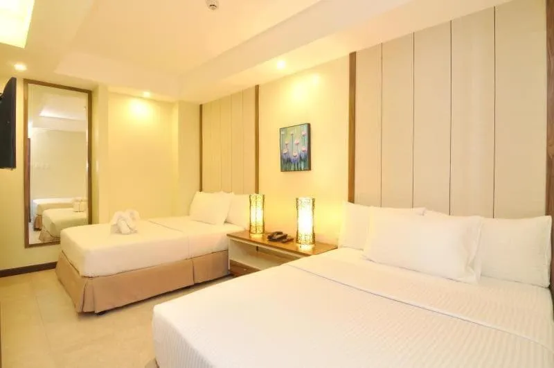 Photo of the whole room, Bed in Belian Hotel