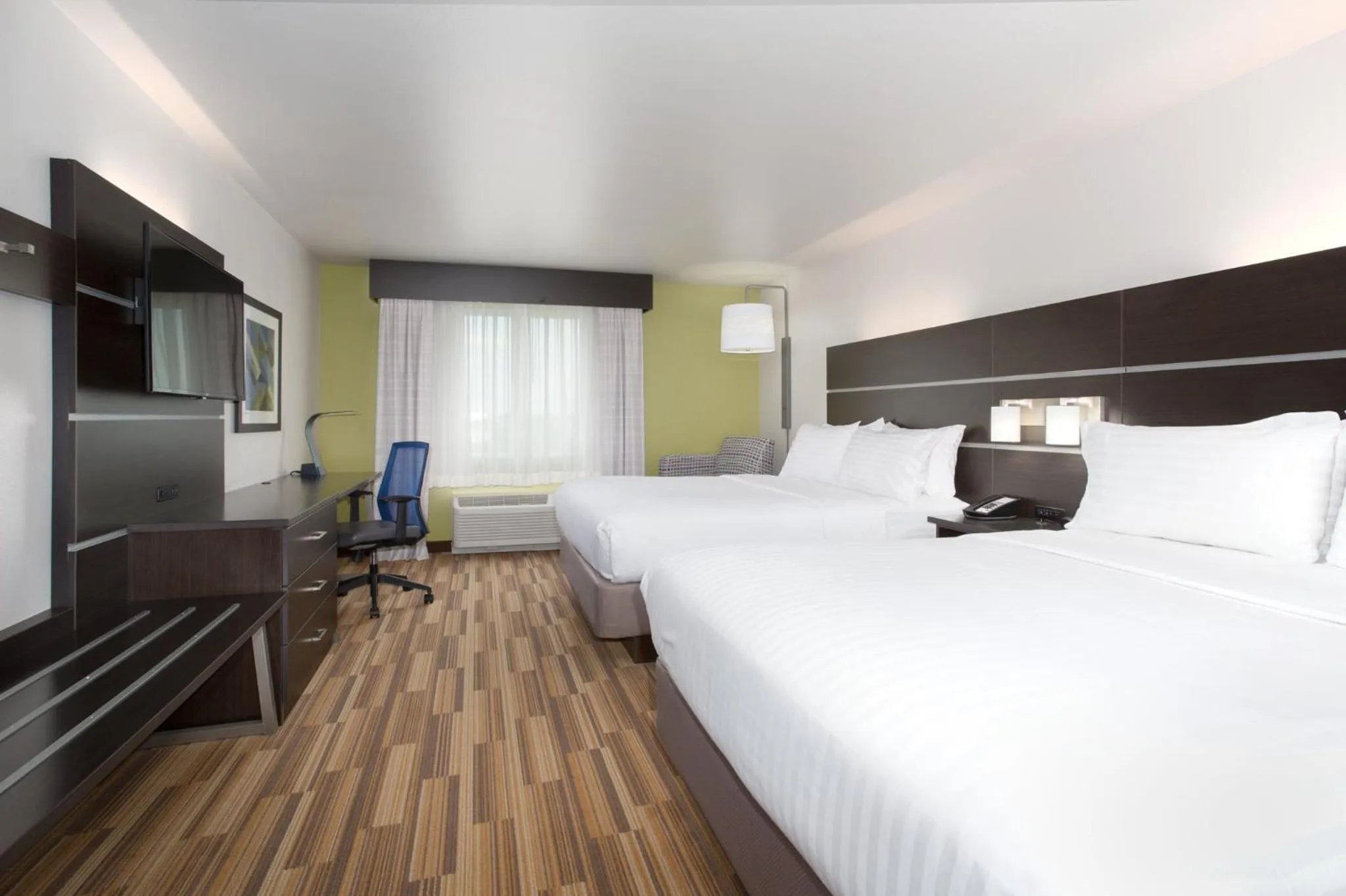 Photo of the whole room, Bed in Holiday Inn Express & Suites Lincoln I - 80 by IHG