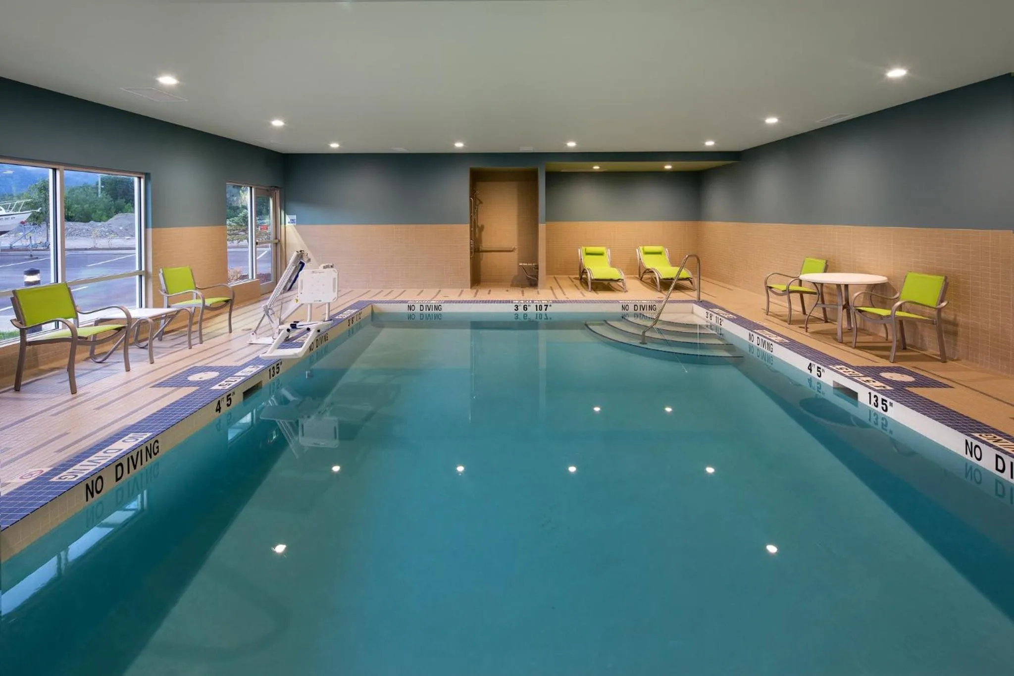 Swimming pool in Holiday Inn Express & Suites Terrace by IHG