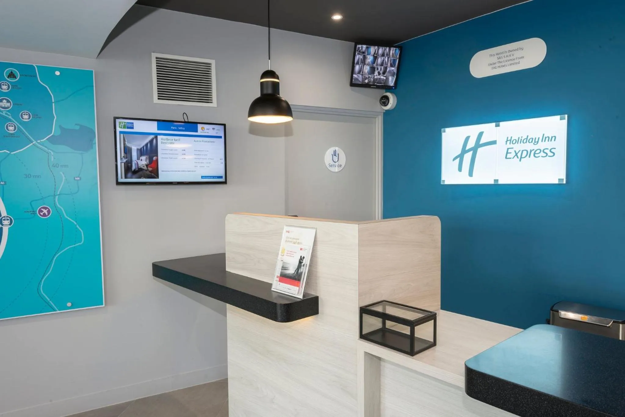 Property building in Holiday Inn Express Paris - Velizy by IHG