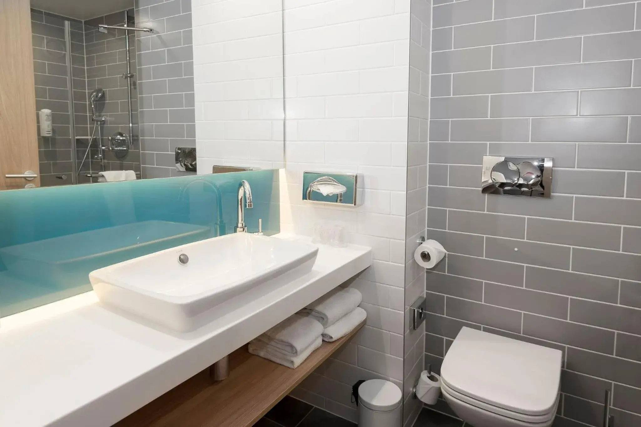 Standard Twin Room with Two Twin Beds and Sofa Bed in Holiday Inn Express Paris - Velizy by IHG Standard Twin Room with Two Twin Beds and Sofa Bed in Holiday Inn Express Paris - Velizy by IHG