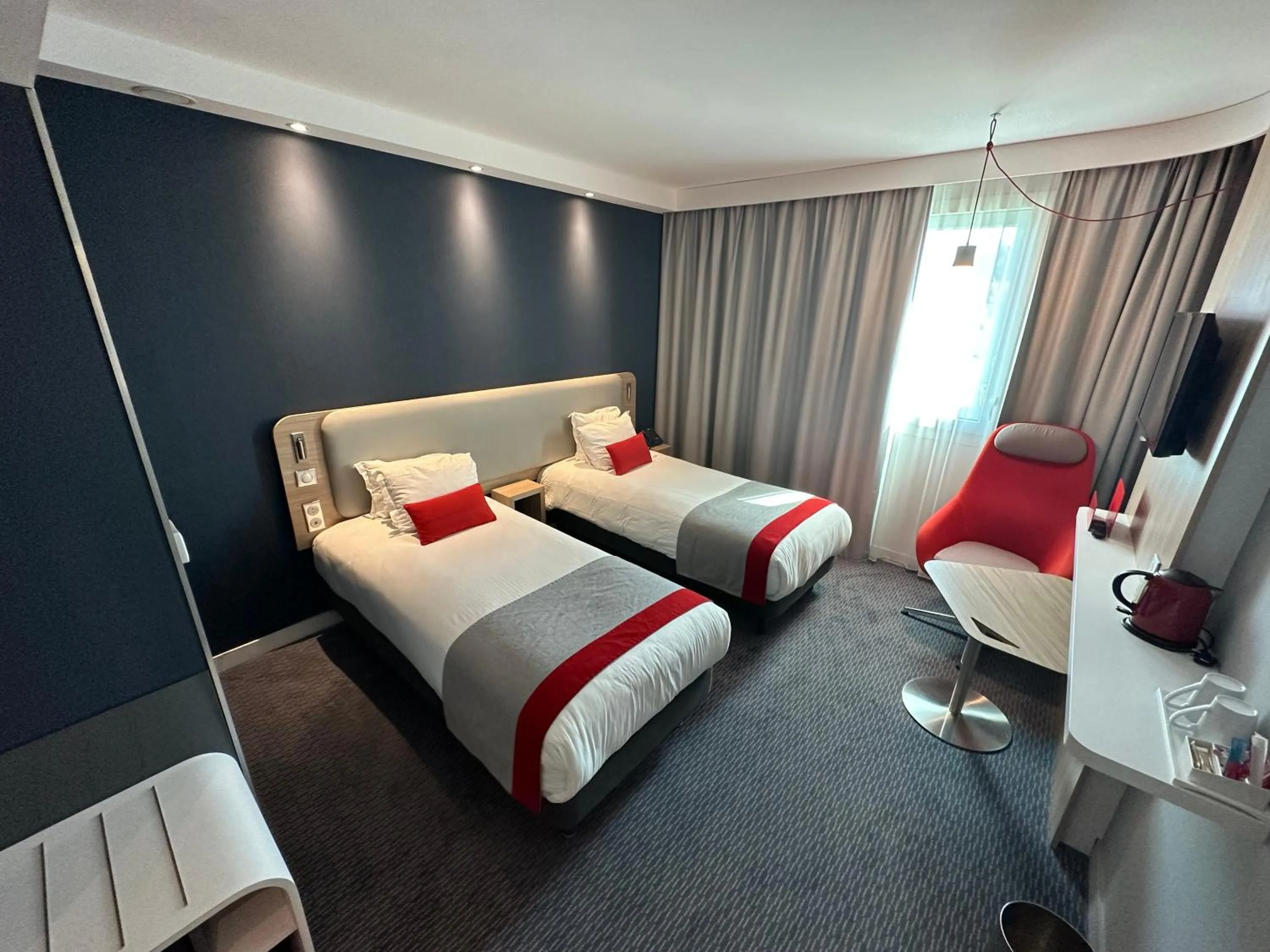 Bed in Holiday Inn Express Paris - Velizy by IHG