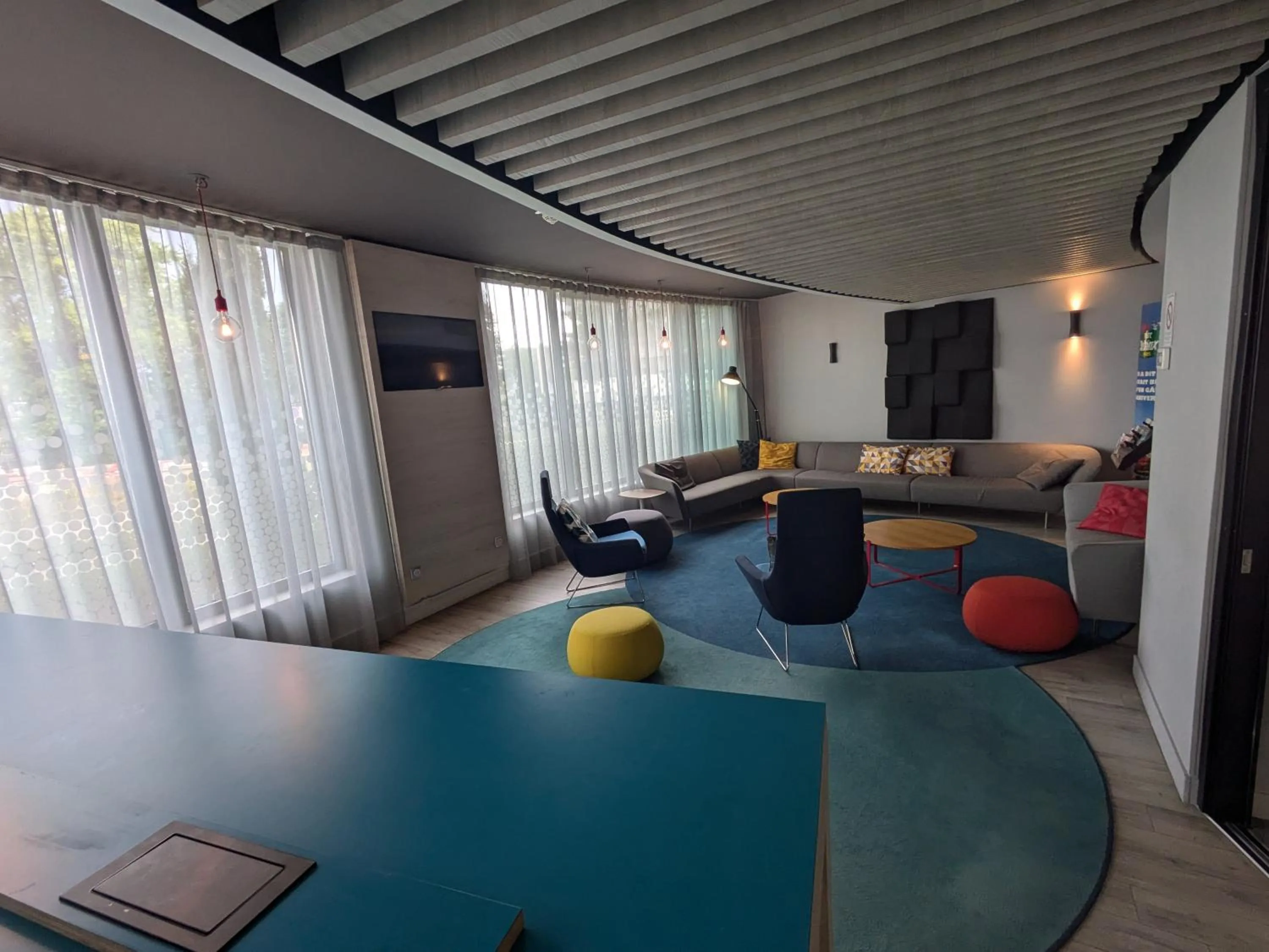 TV and multimedia in Holiday Inn Express Paris - Velizy by IHG