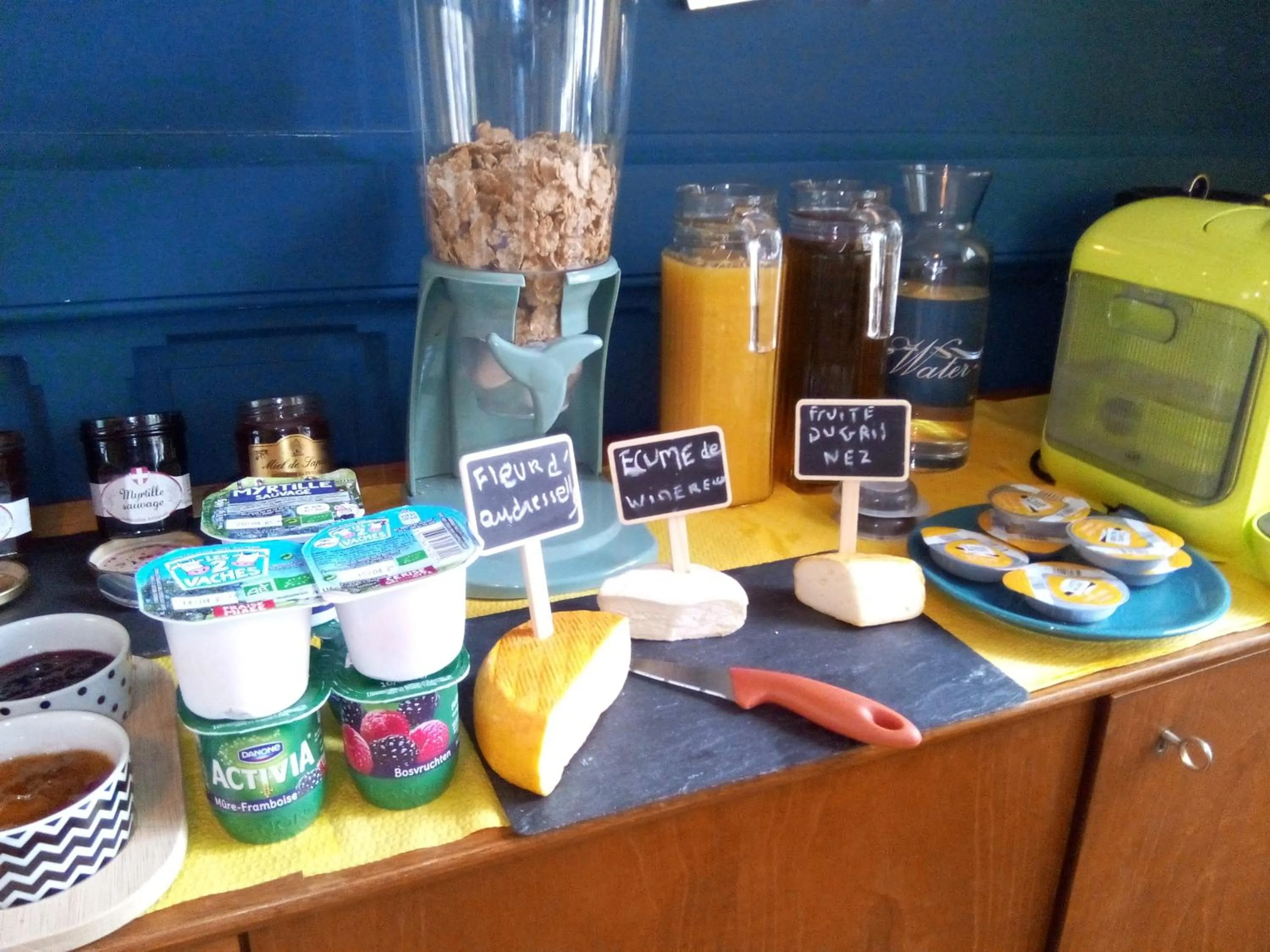 Breakfast in Le Nautilus