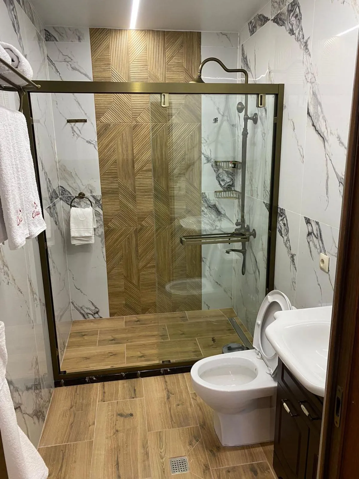 Shower in Guest House Chalet