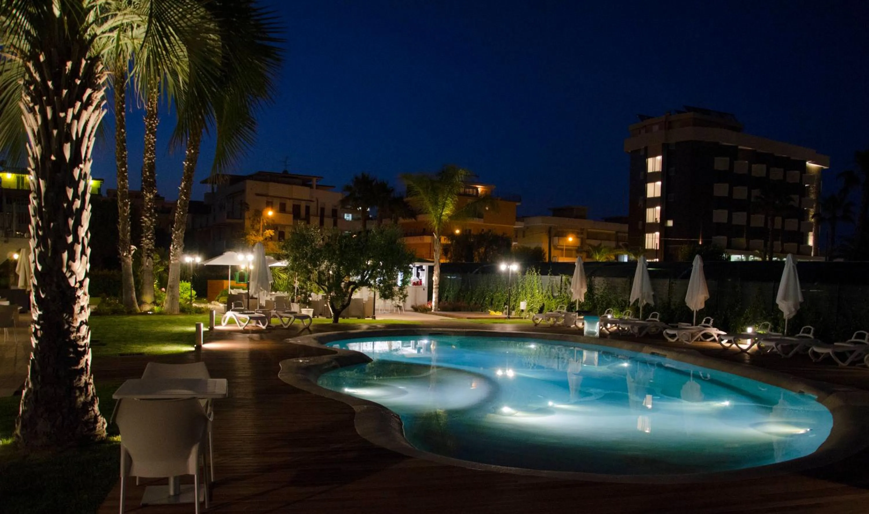 Night in Almaluna Hotel & Resort