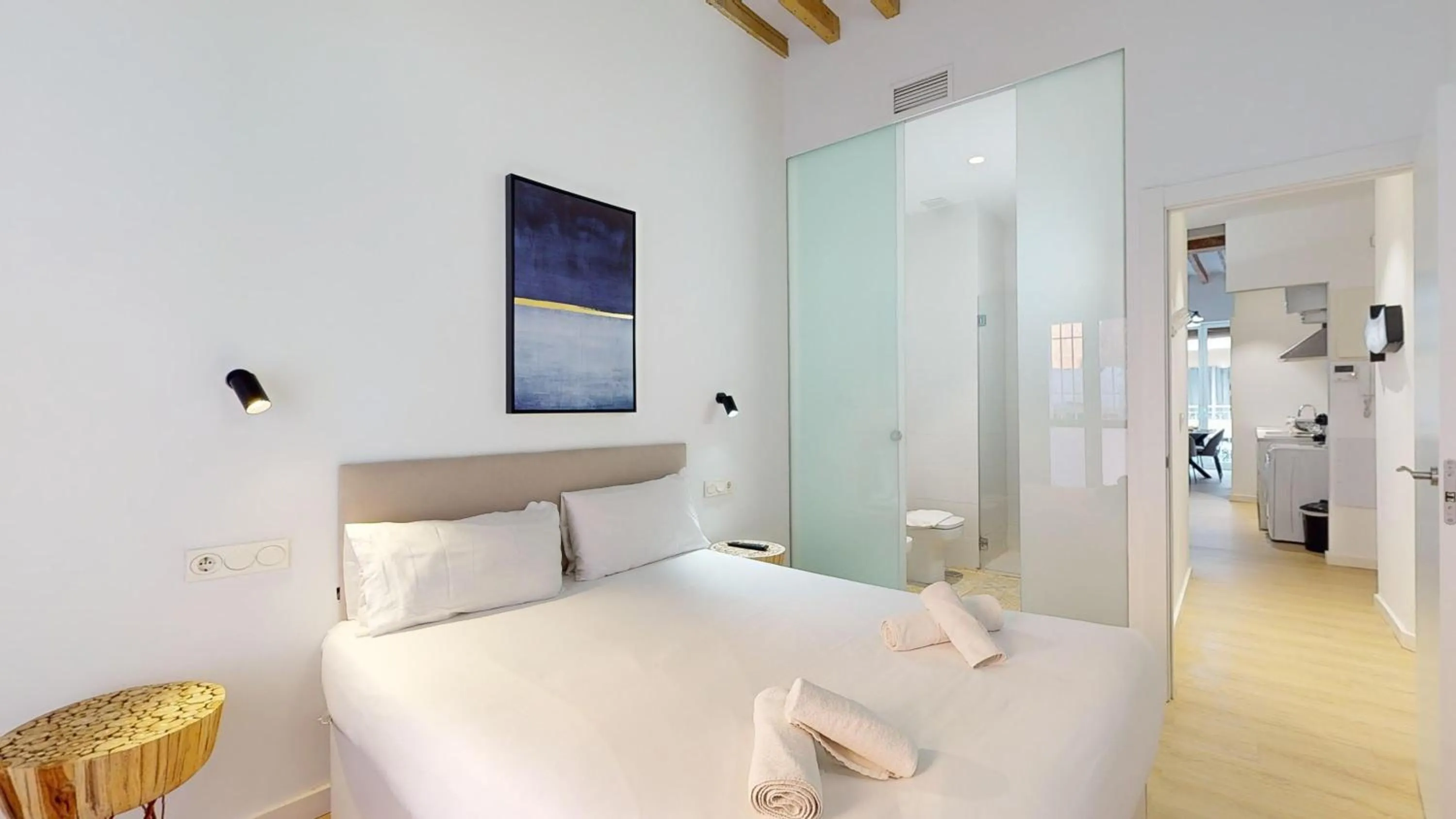 Bathroom, Bed in MyFlats Luxury City Center