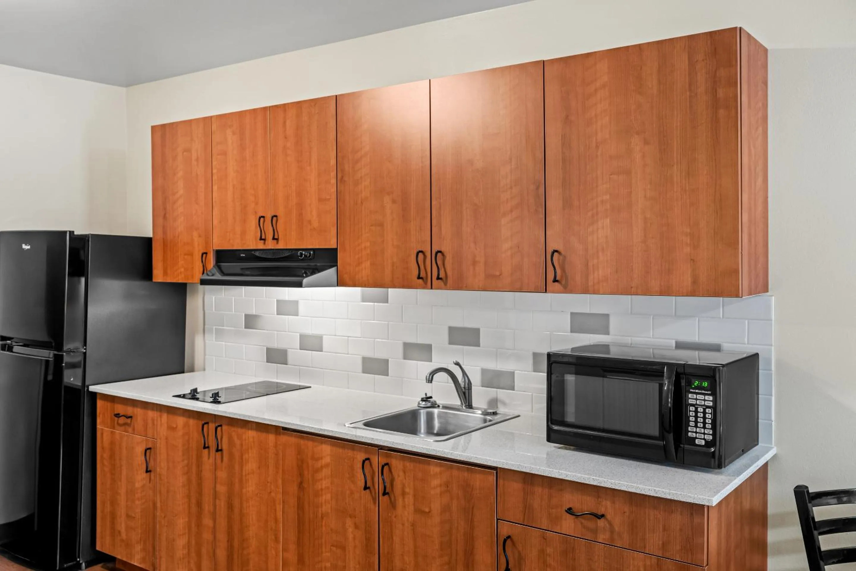 Kitchen or kitchenette in Ledgestone Suites Hotel Elko