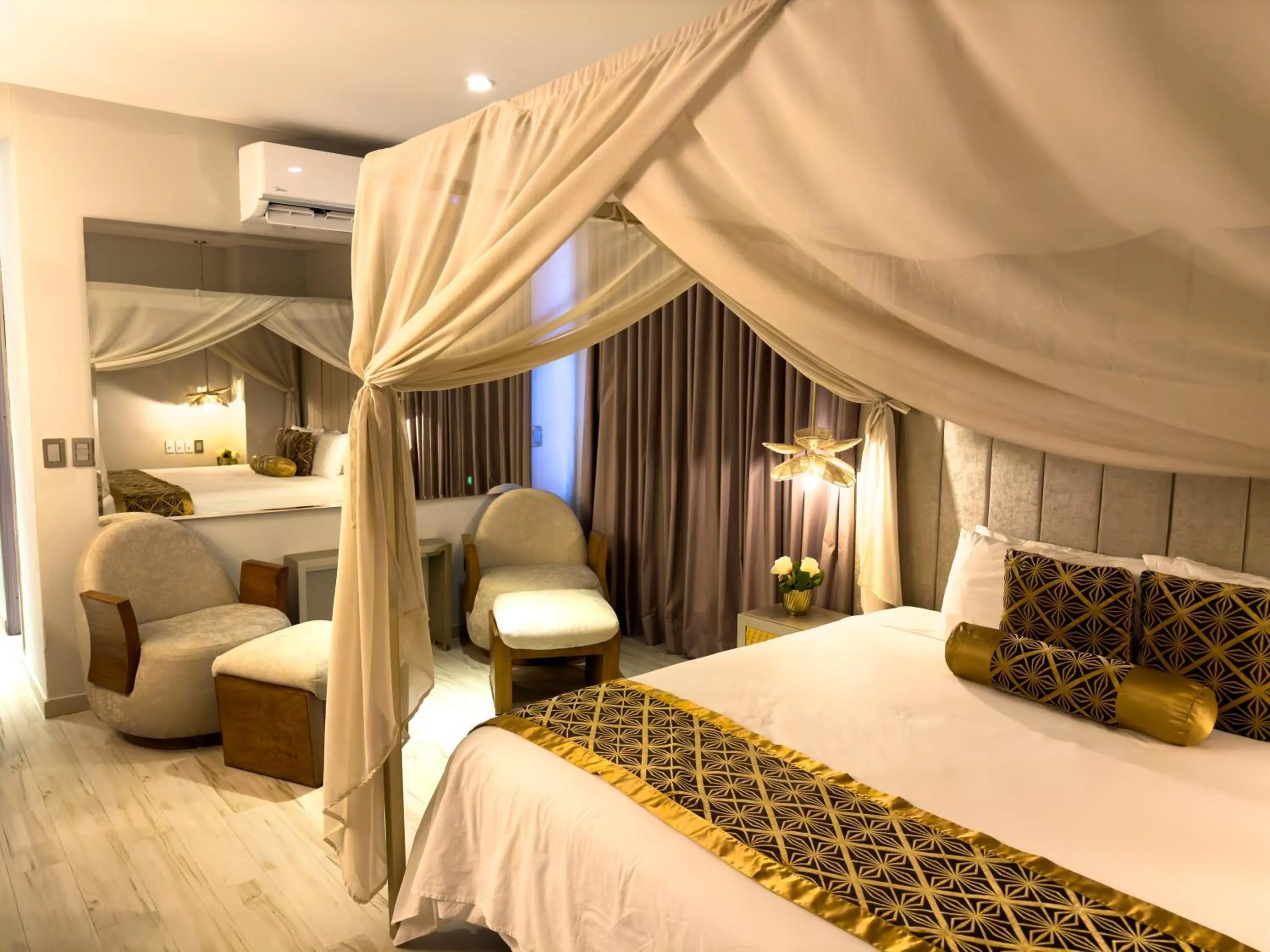 Bedroom, Bed in Hotel Catedral Plaza