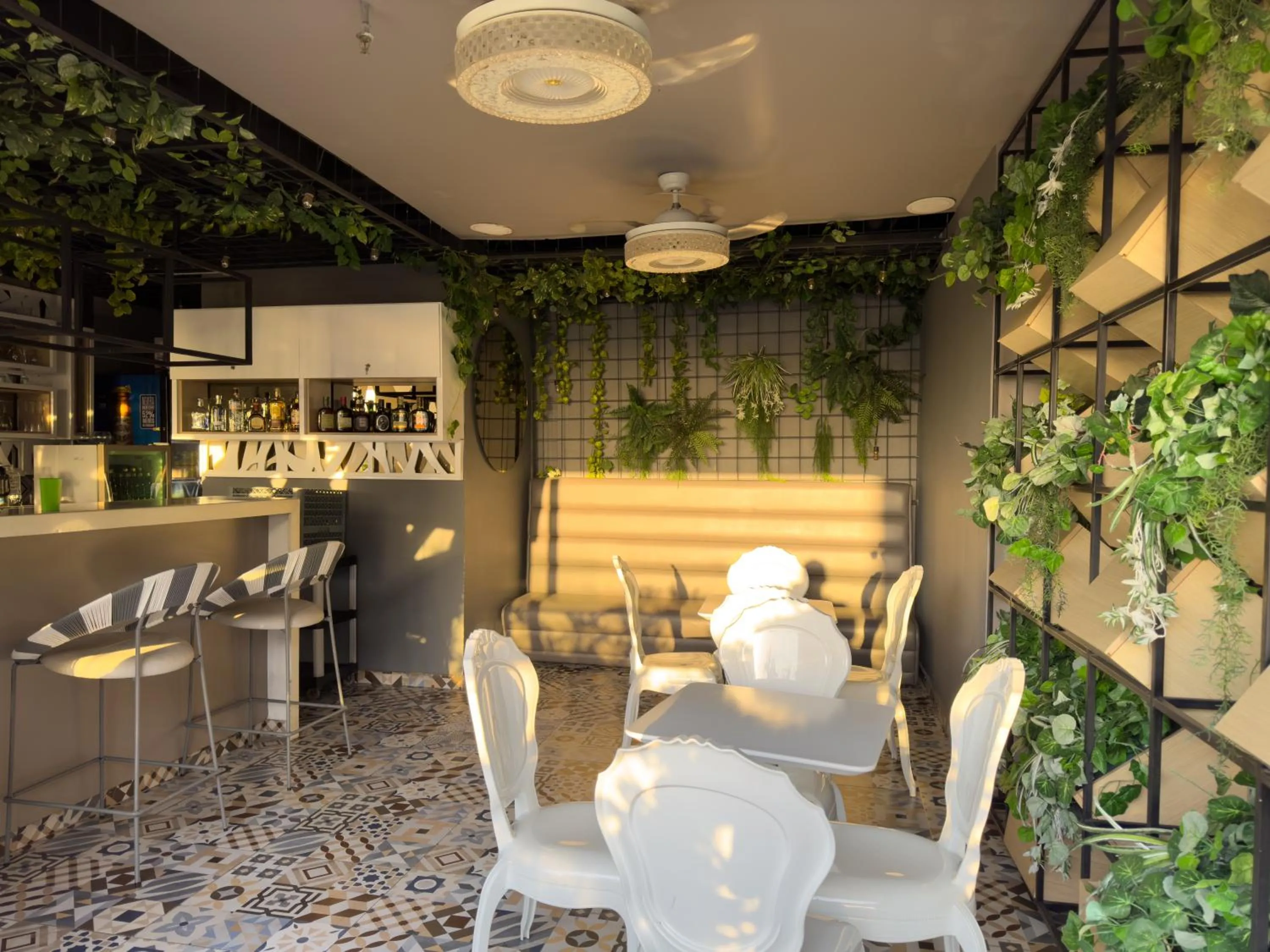 Restaurant/places to eat in Hotel Catedral Plaza