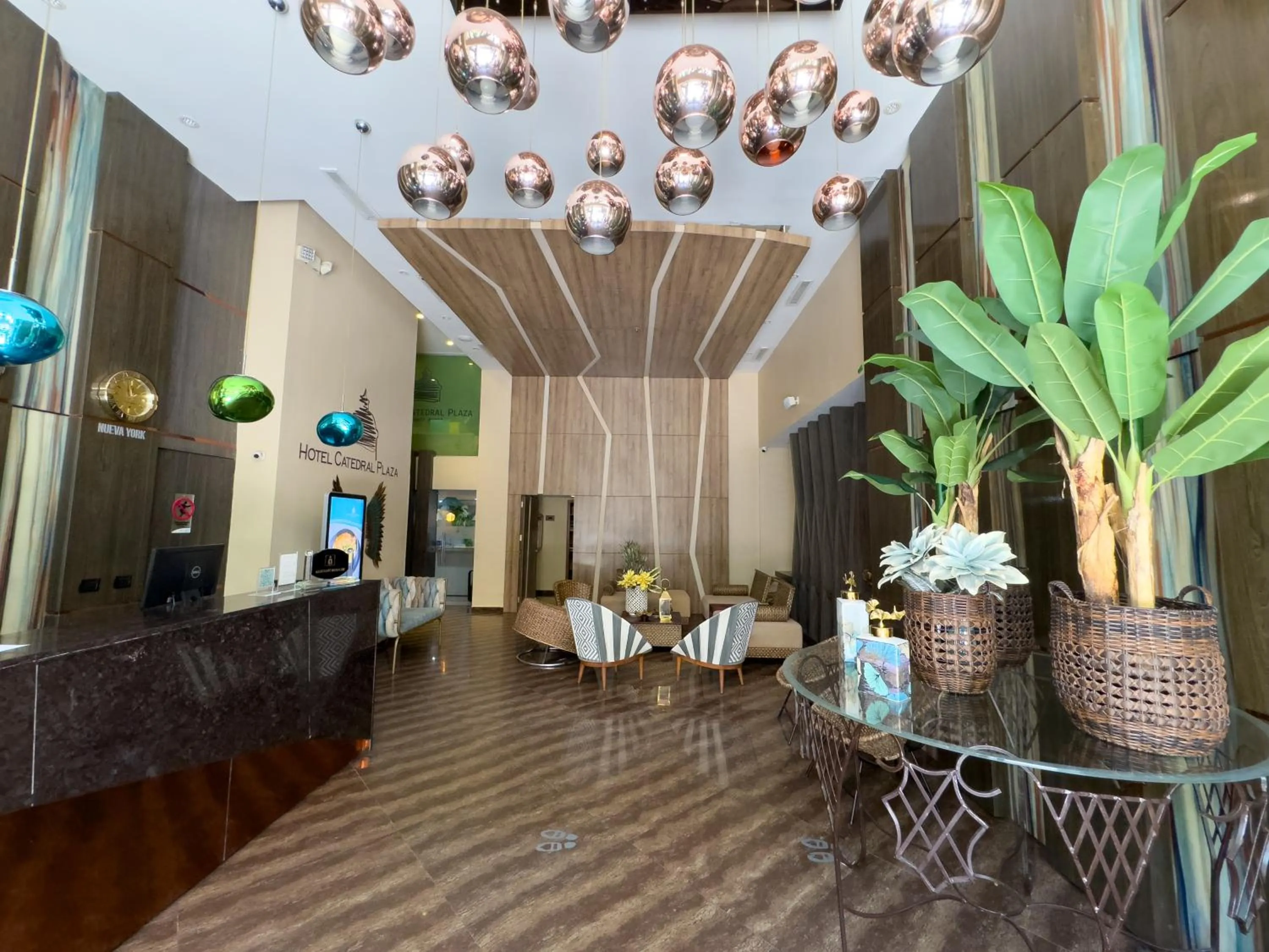 Lobby or reception in Hotel Catedral Plaza