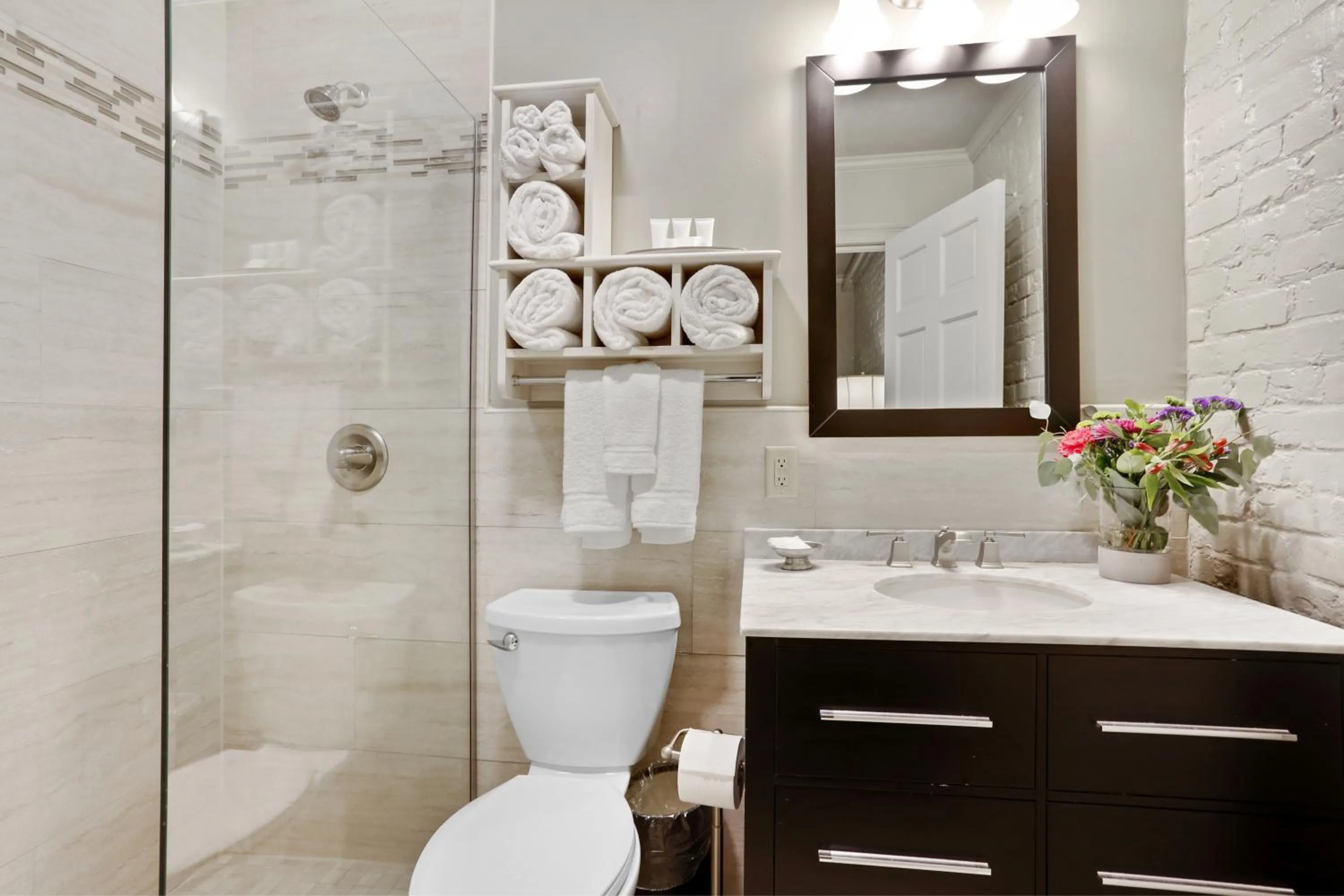 Shower in La Galerie French Quarter Hotel