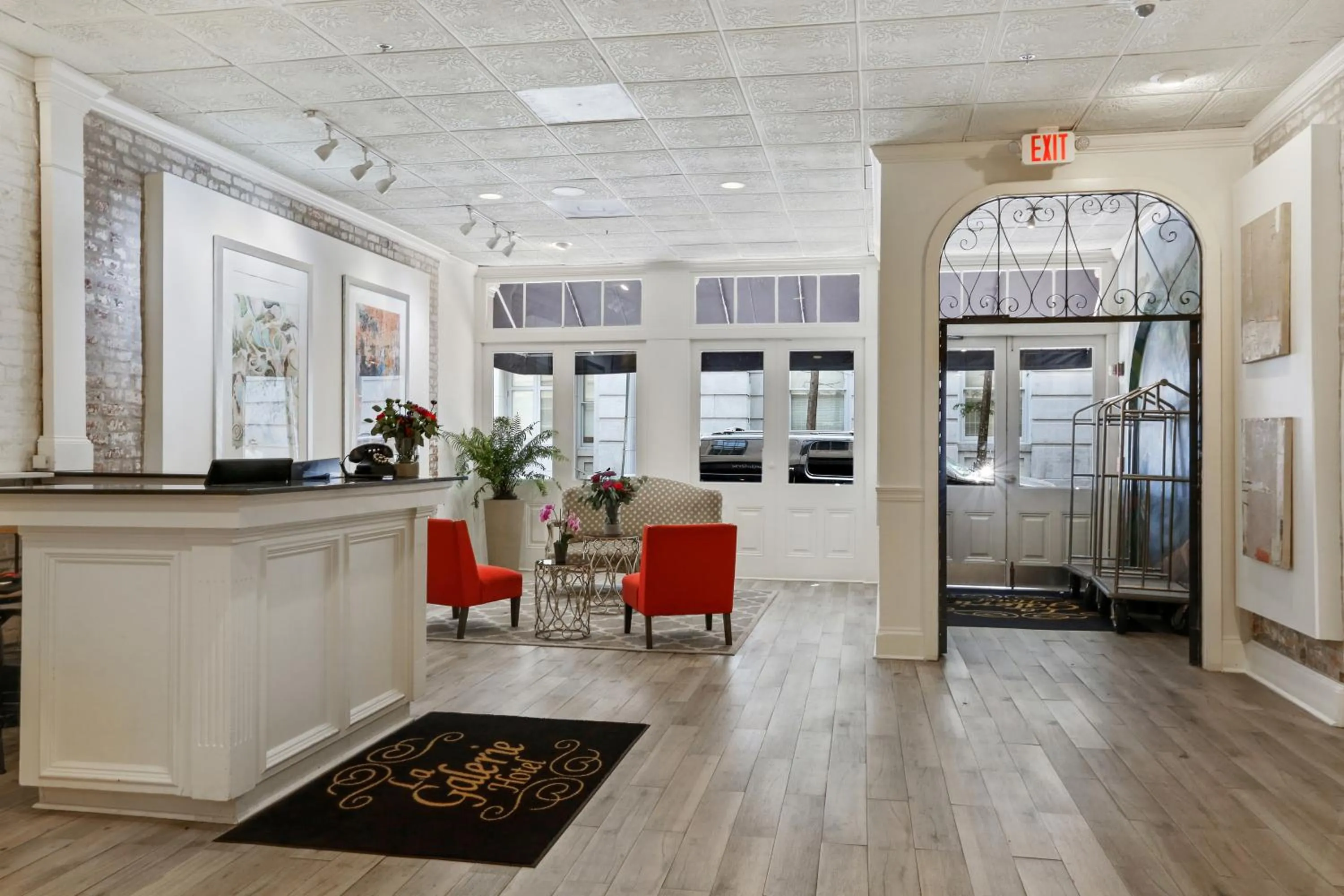 Lobby or reception in La Galerie French Quarter Hotel