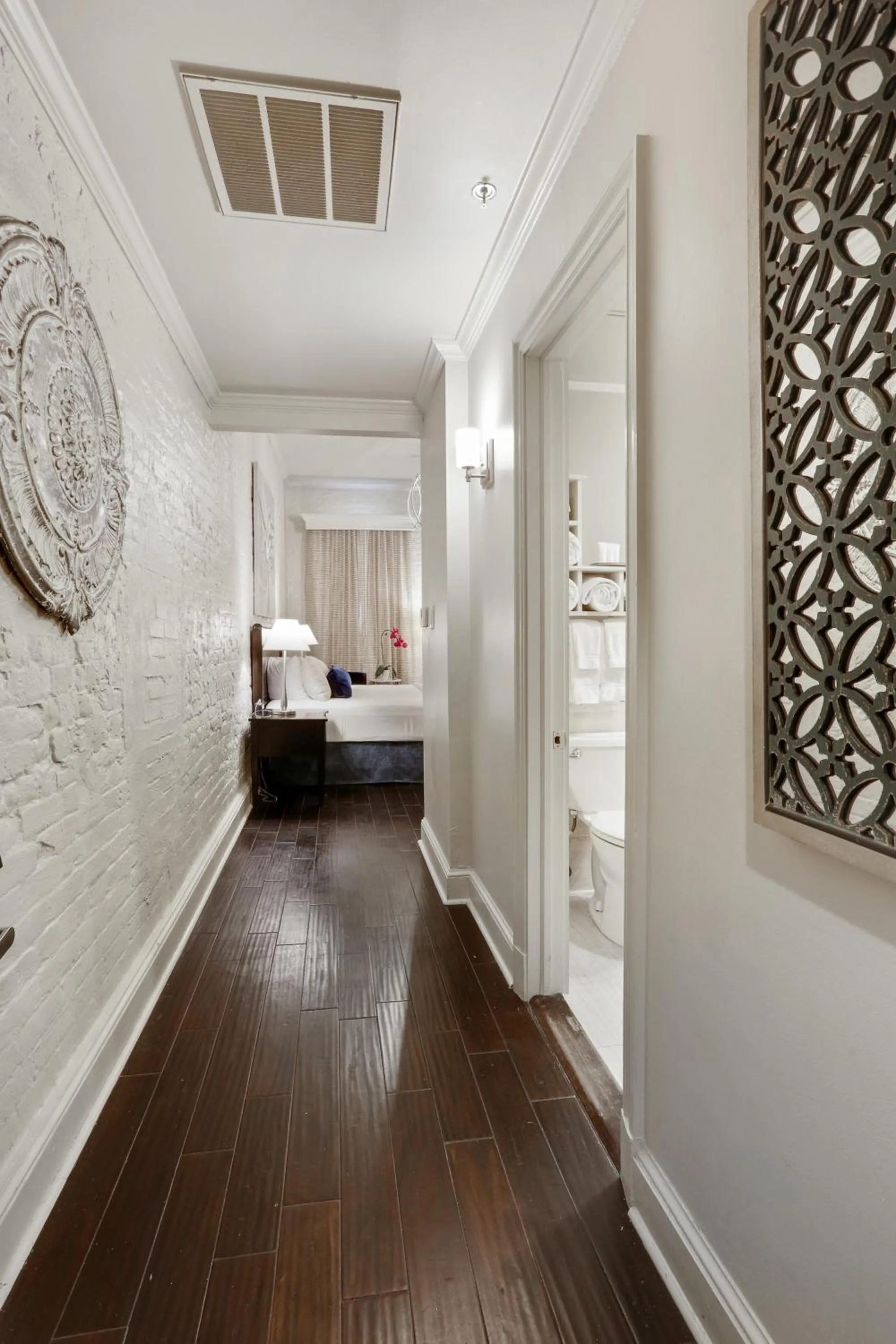 Bedroom, Bed in La Galerie French Quarter Hotel