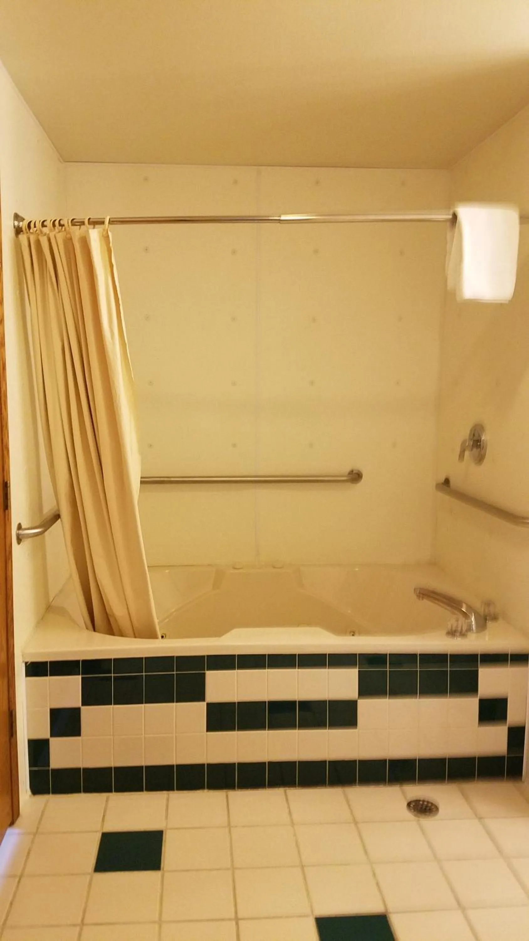 Bathroom in Inn of the Pines