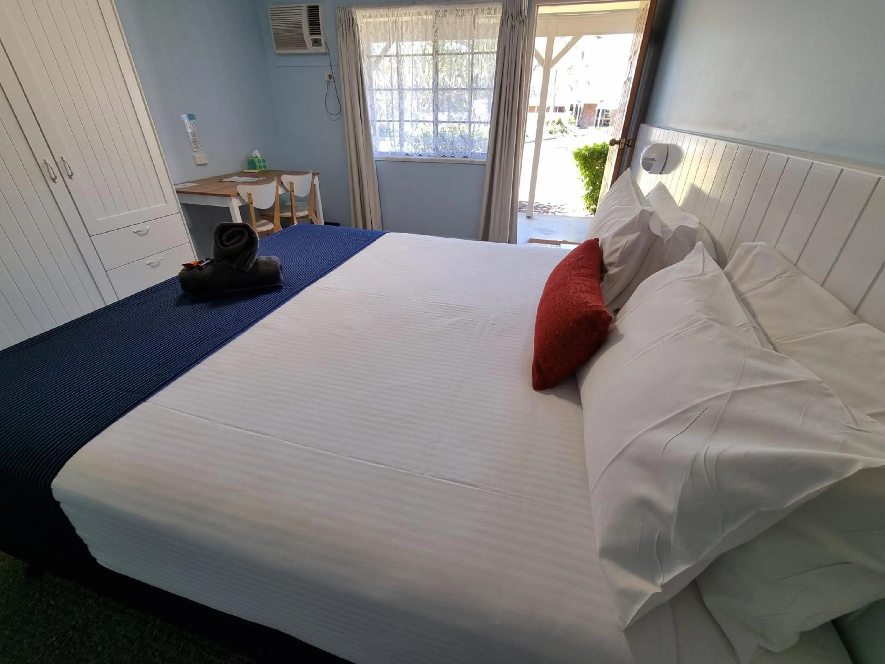 Bed in Koorawatha Homestead Motel