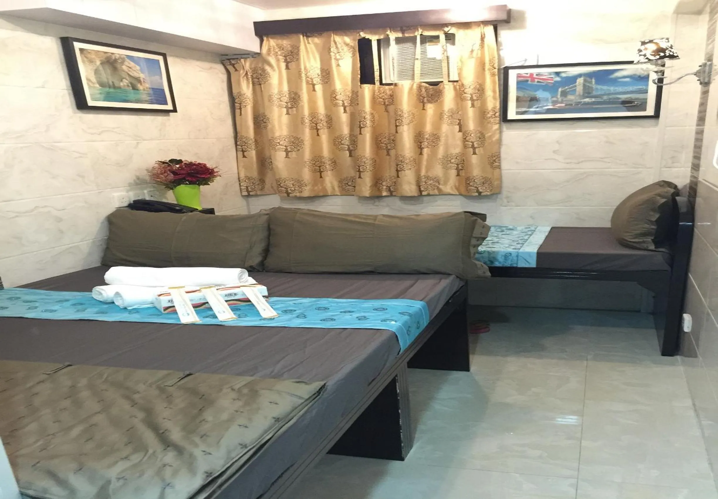 Decorative detail in Hi-Inn