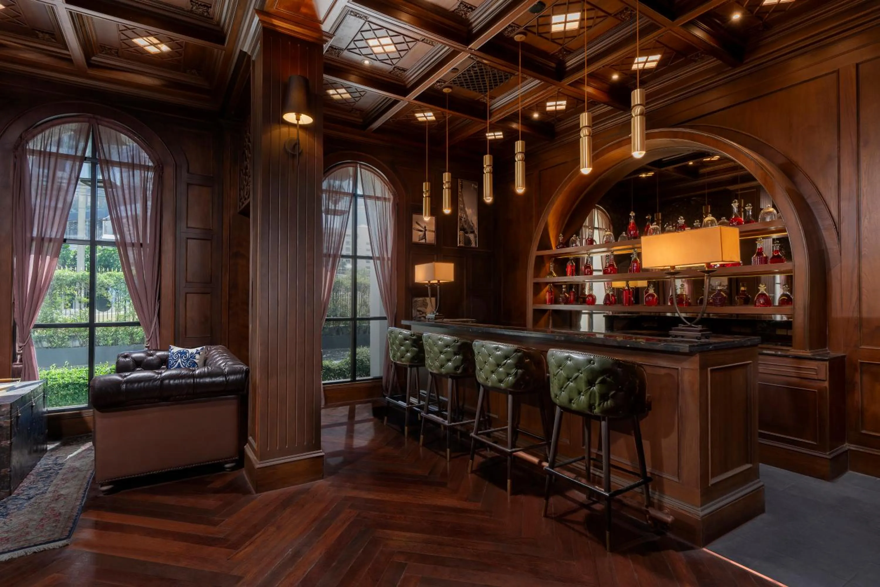 Lounge or bar in Metropole, Bangkok, a Tribute Portfolio Hotel