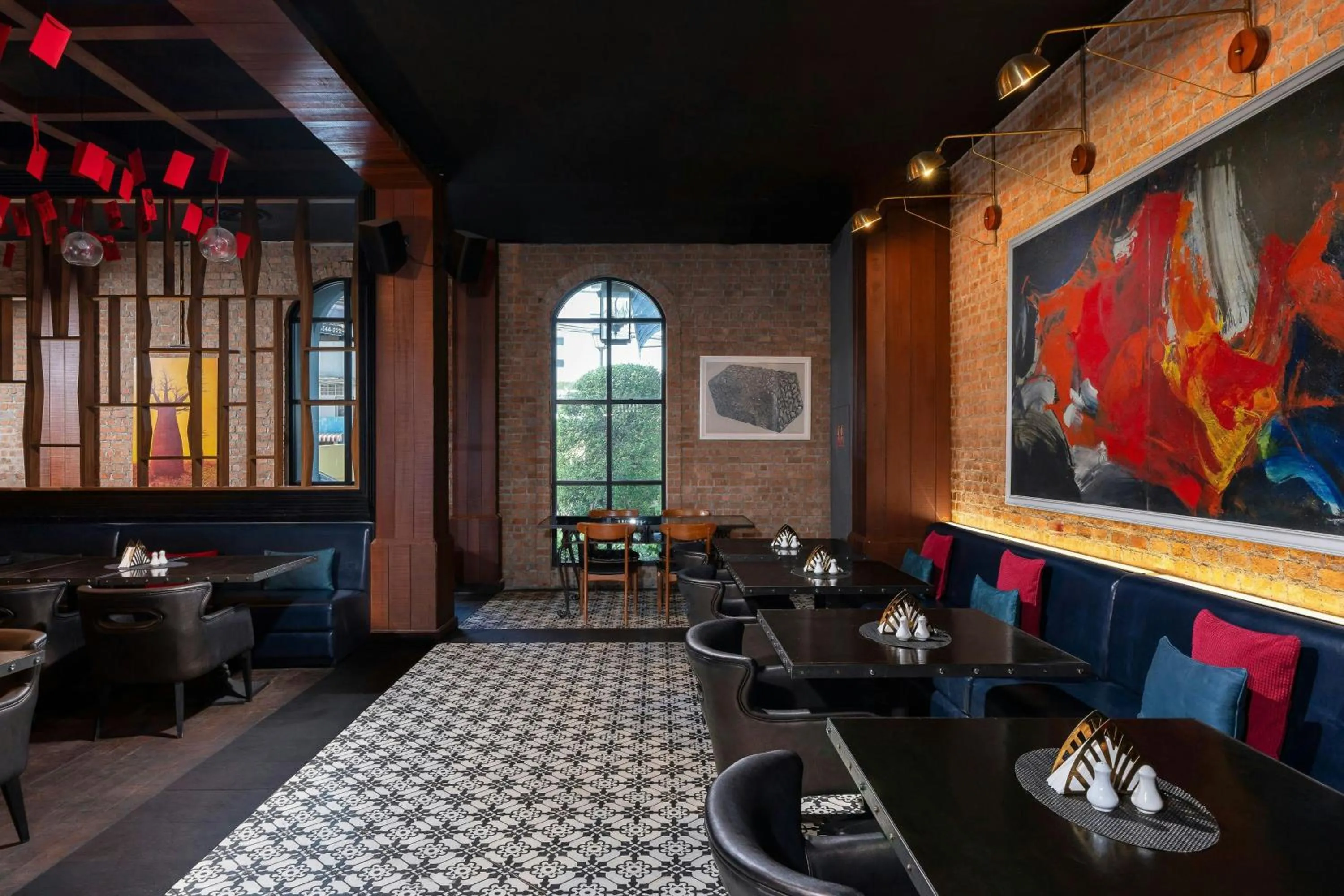 Restaurant/places to eat in Metropole, Bangkok, a Tribute Portfolio Hotel by Marriott