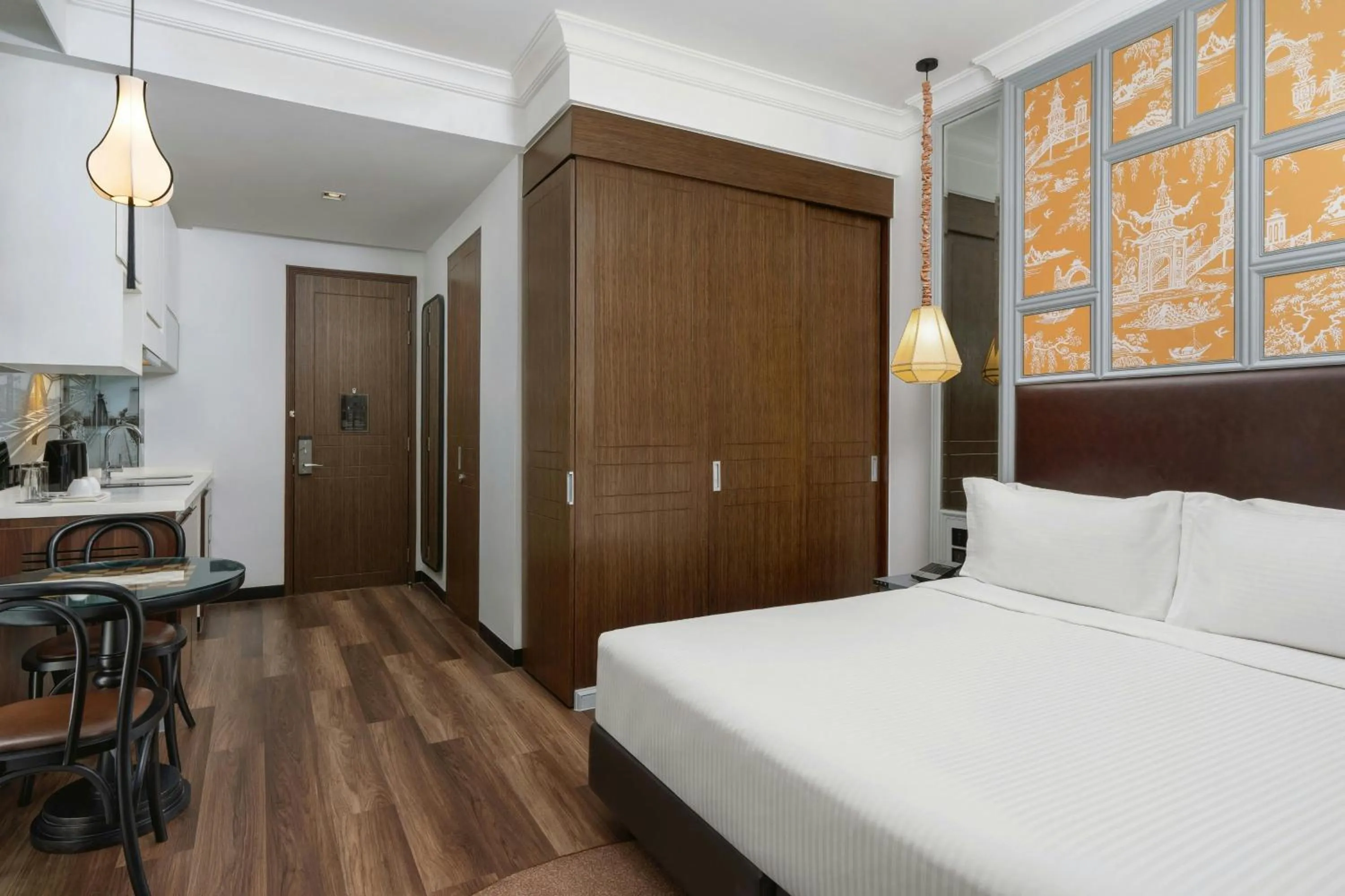 Photo of the whole room, Bed in Metropole, Bangkok, a Tribute Portfolio Hotel