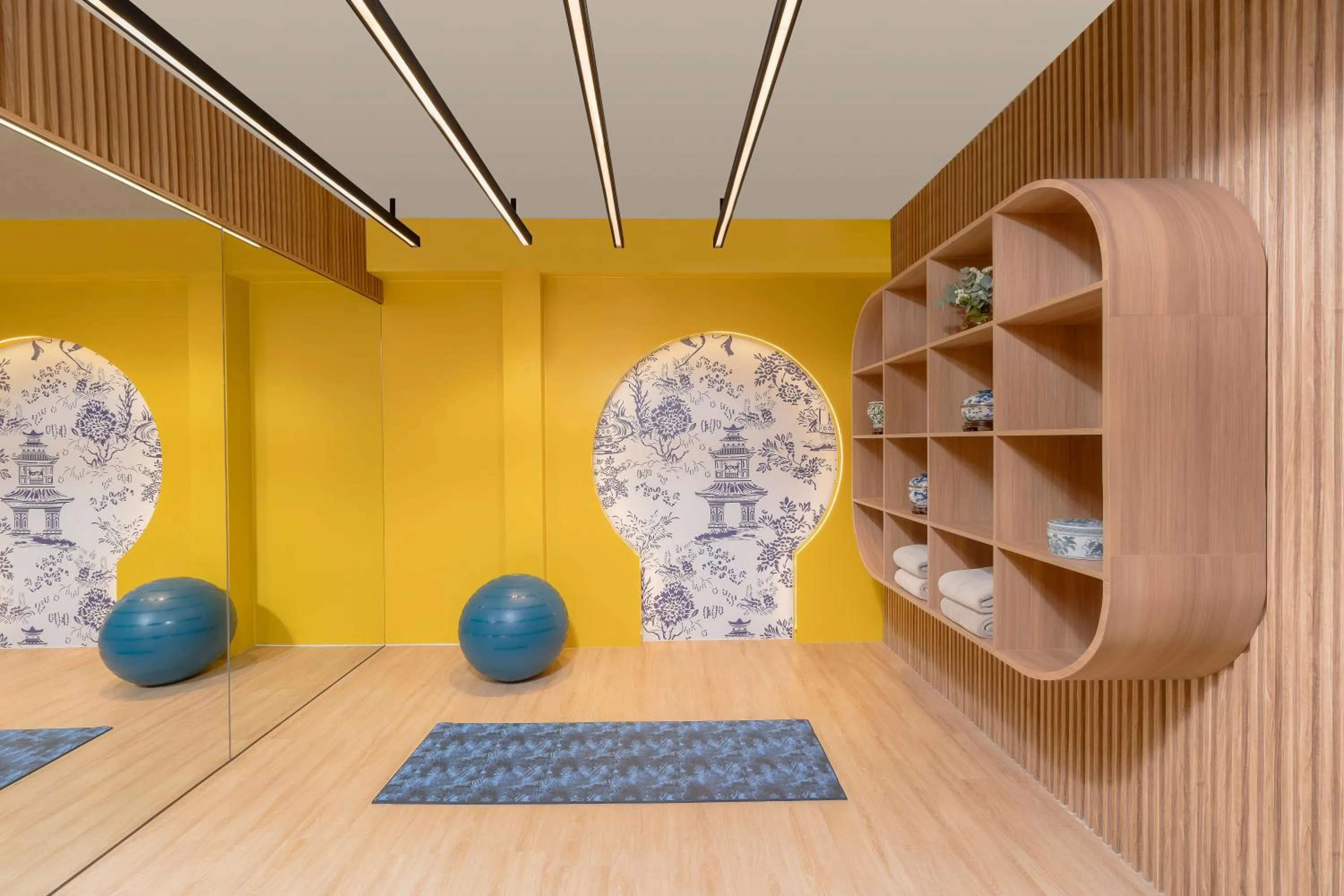 Fitness centre/facilities in Metropole, Bangkok, a Tribute Portfolio Hotel