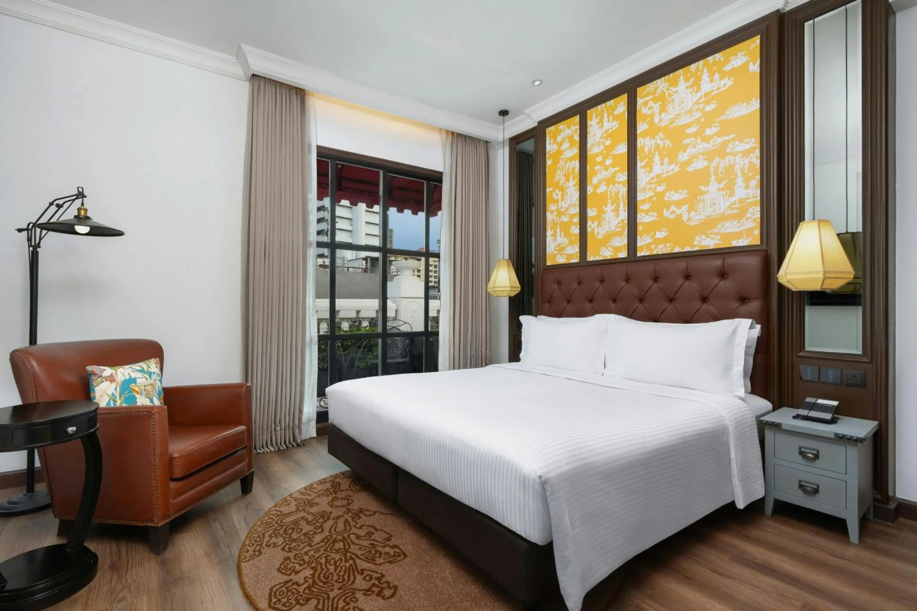 Photo of the whole room, Bed in Metropole, Bangkok, a Tribute Portfolio Hotel