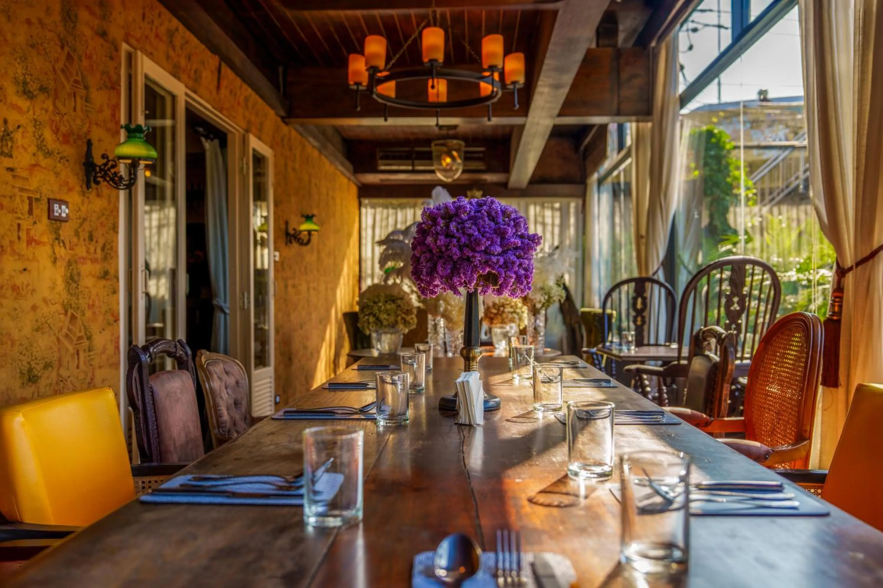 Restaurant/places to eat in Metropole, Bangkok, a Tribute Portfolio Hotel by Marriott