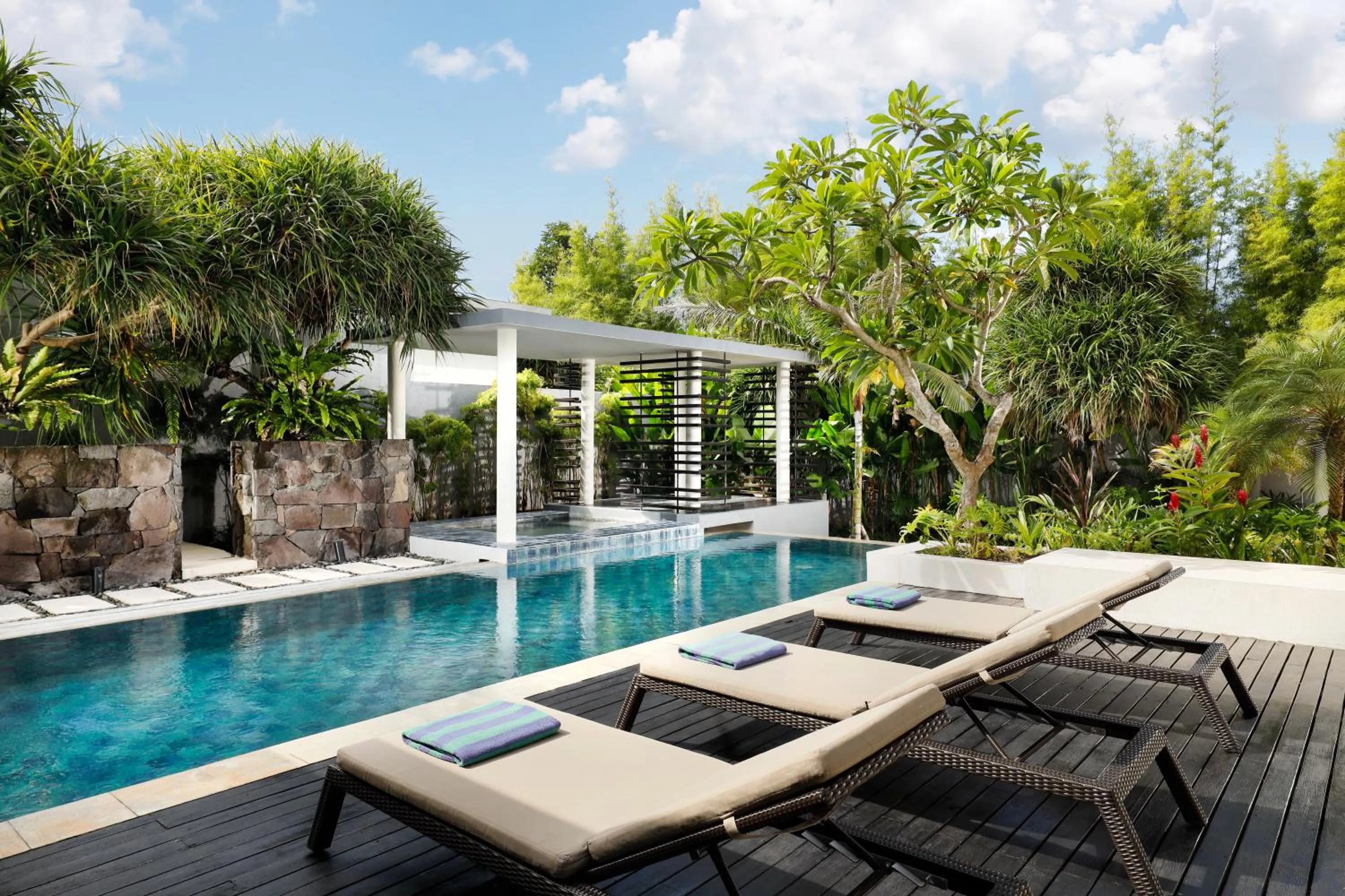 Swimming pool in Vinila Villas by Nakula