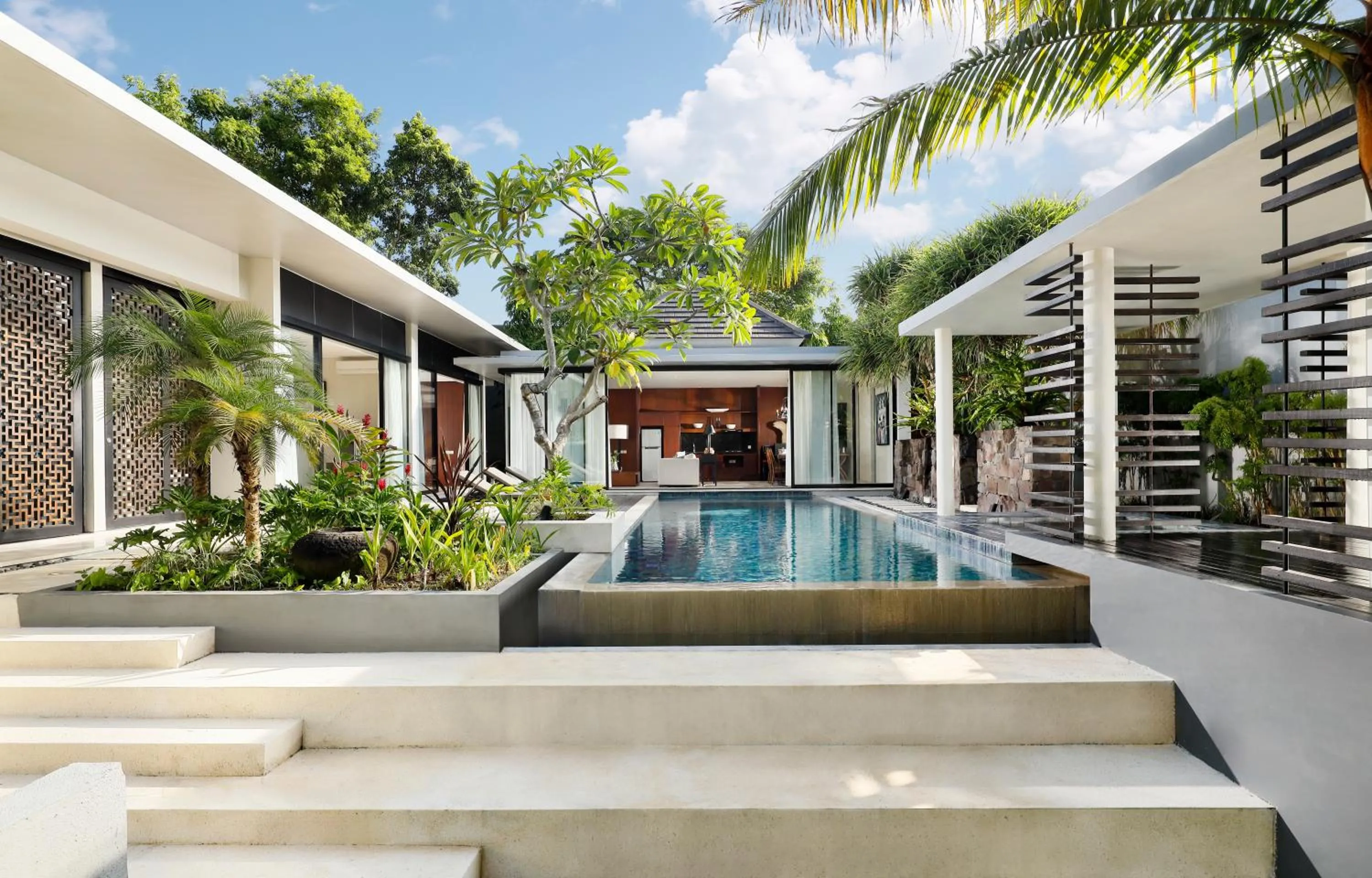 Property building in Vinila Villas by Nakula