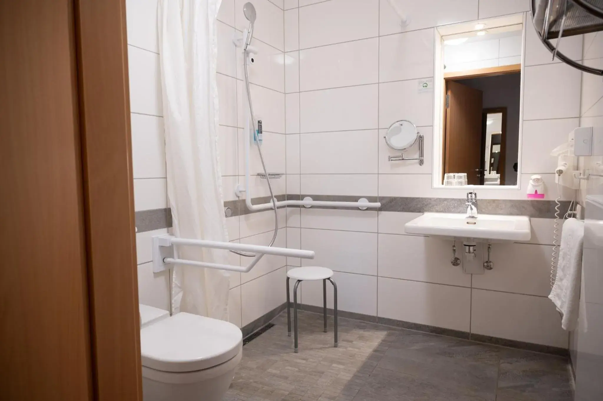 Double Room - Disability Access in Hotel & Café Ritter von Böhl Double Room - Disability Access in Hotel & Café Ritter von Böhl