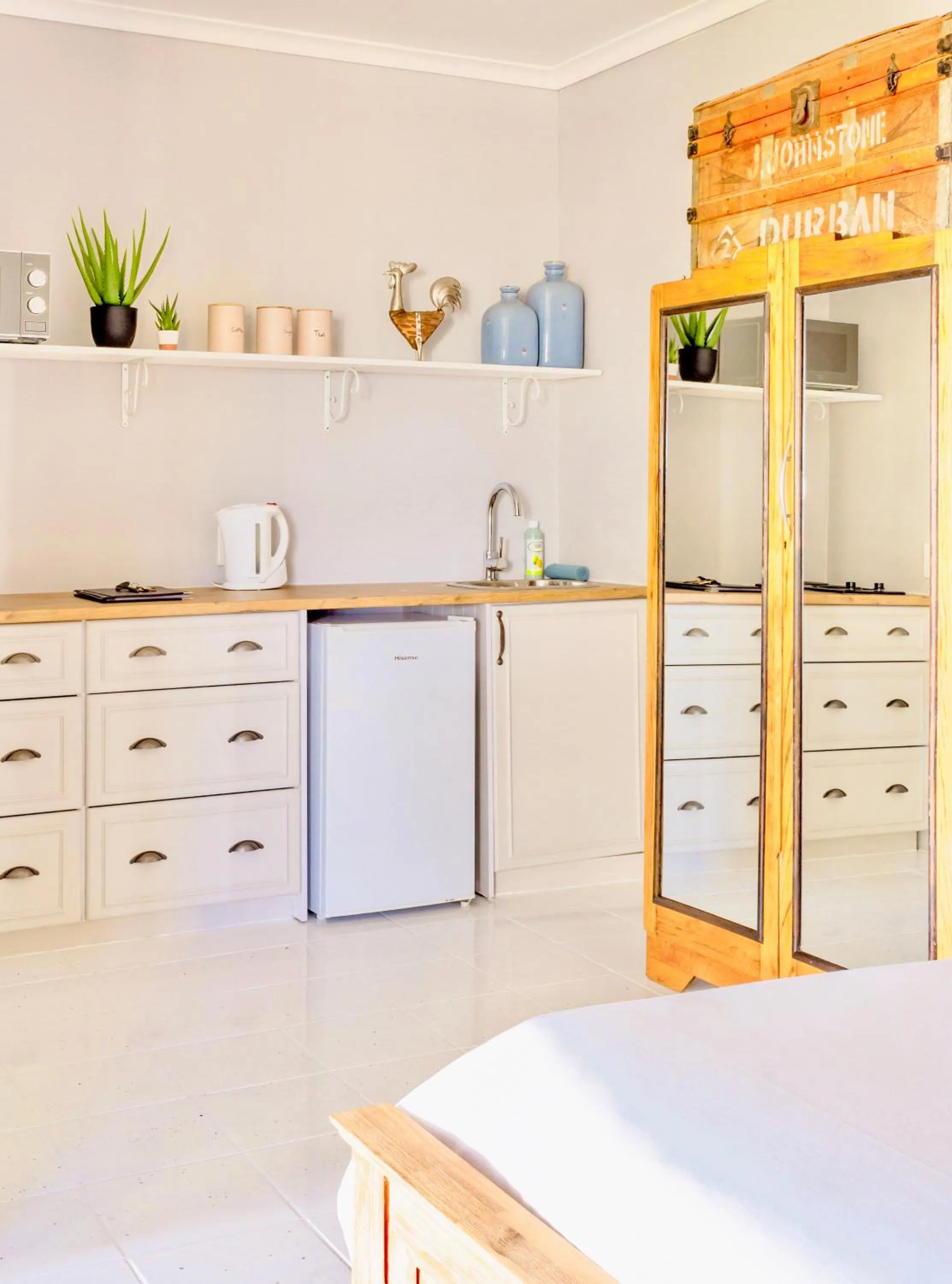 Kitchen or kitchenette in River Front Estate