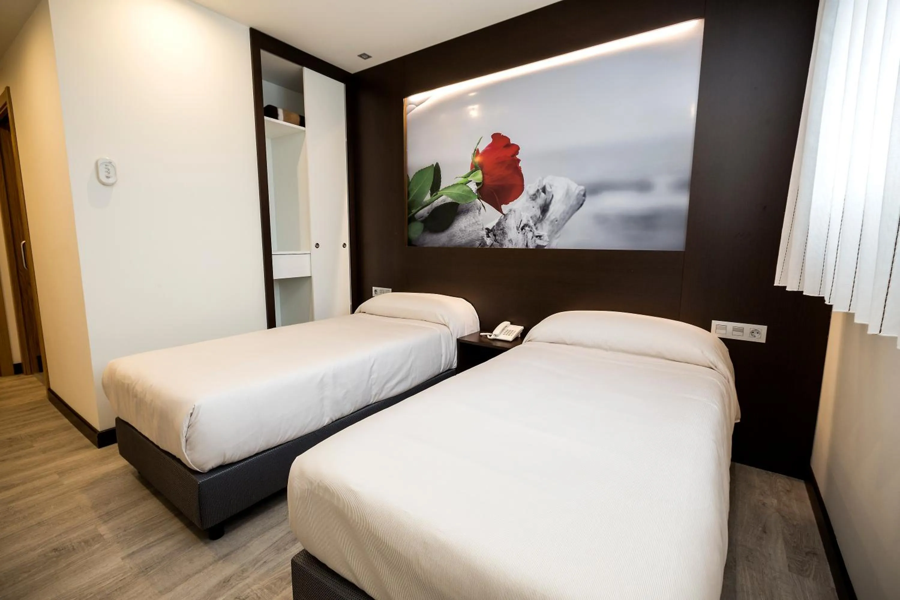 Bedroom, Bed in Hotel la Posada de Roces