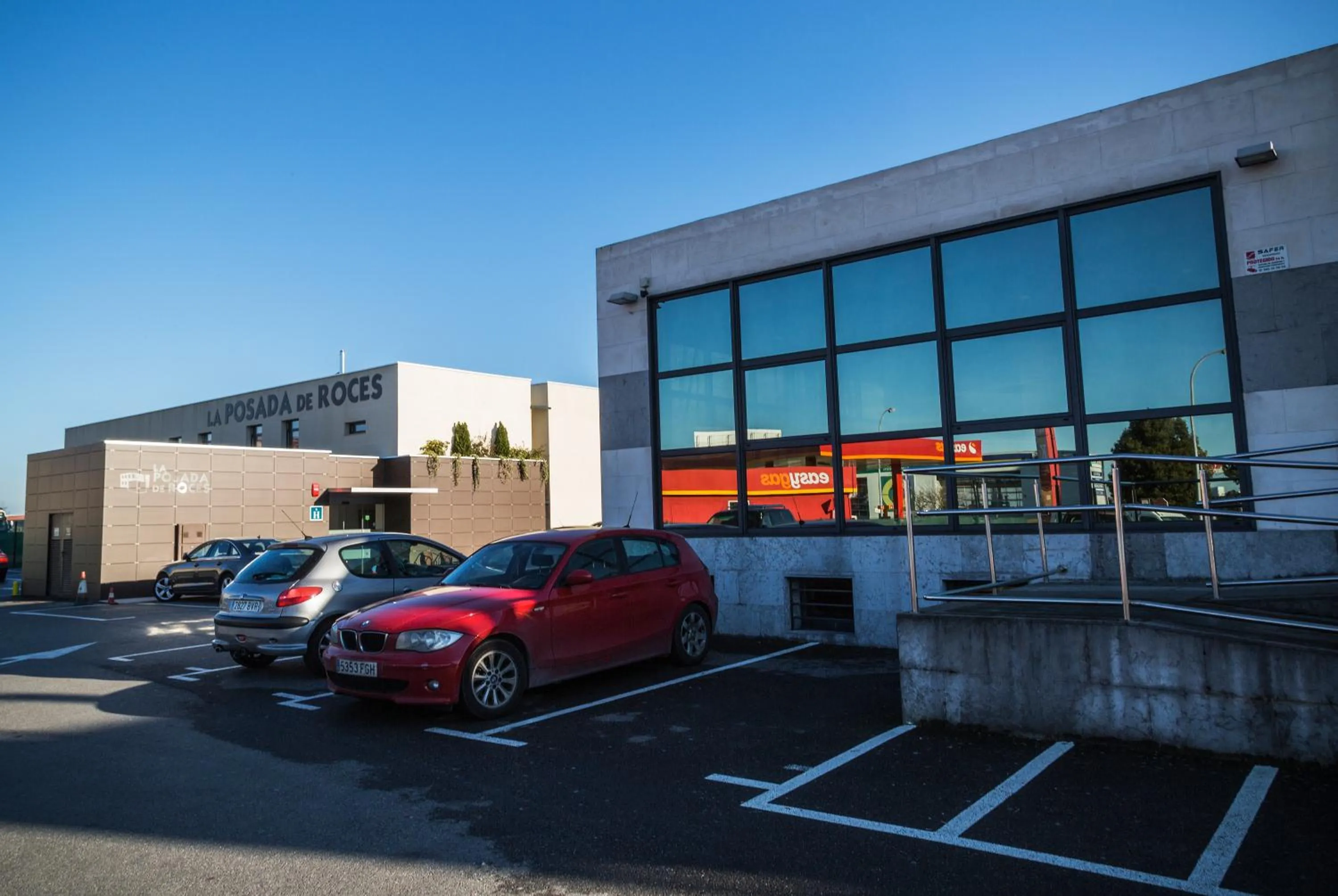 Property building in Hotel la Posada de Roces