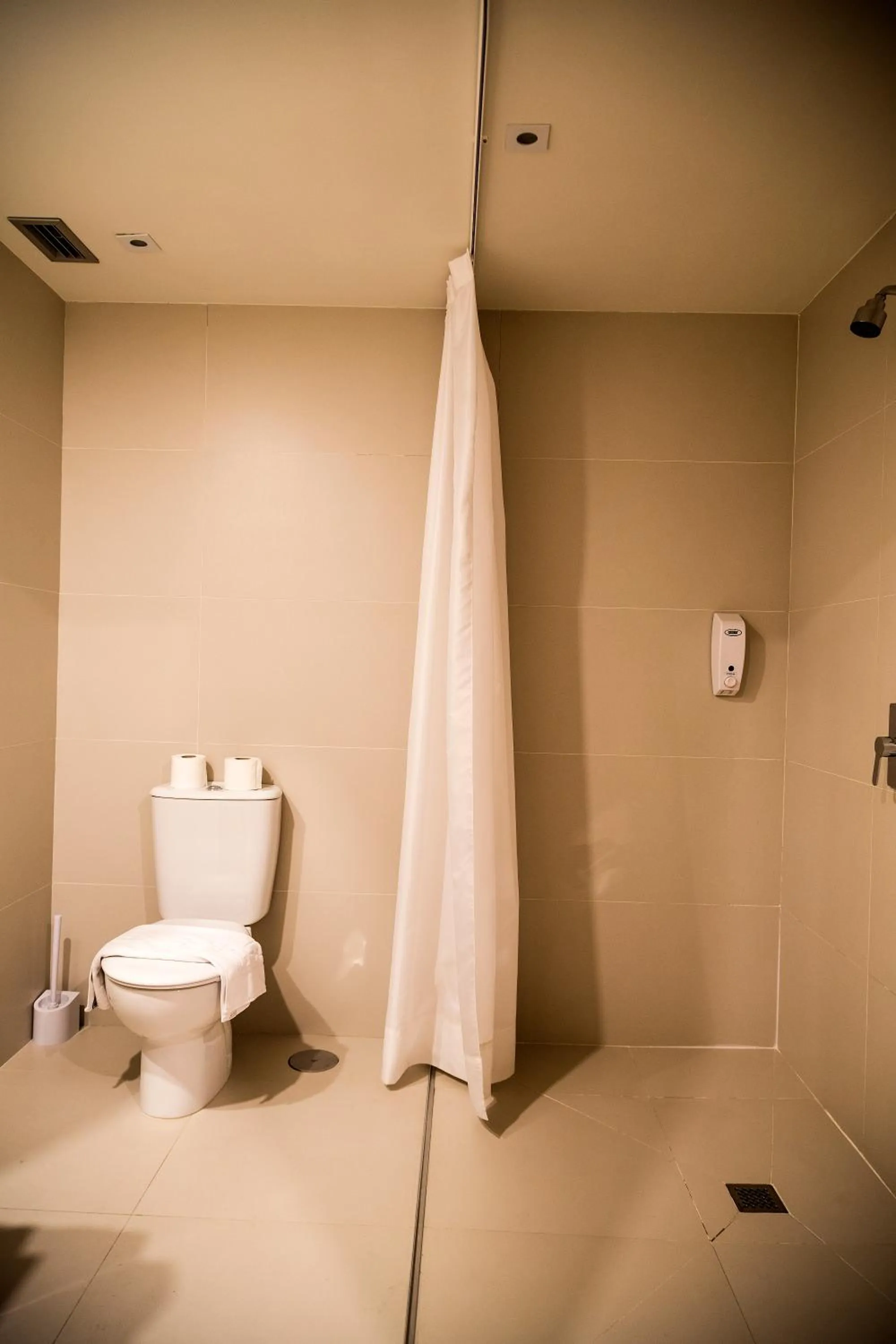 Shower in Hotel la Posada de Roces