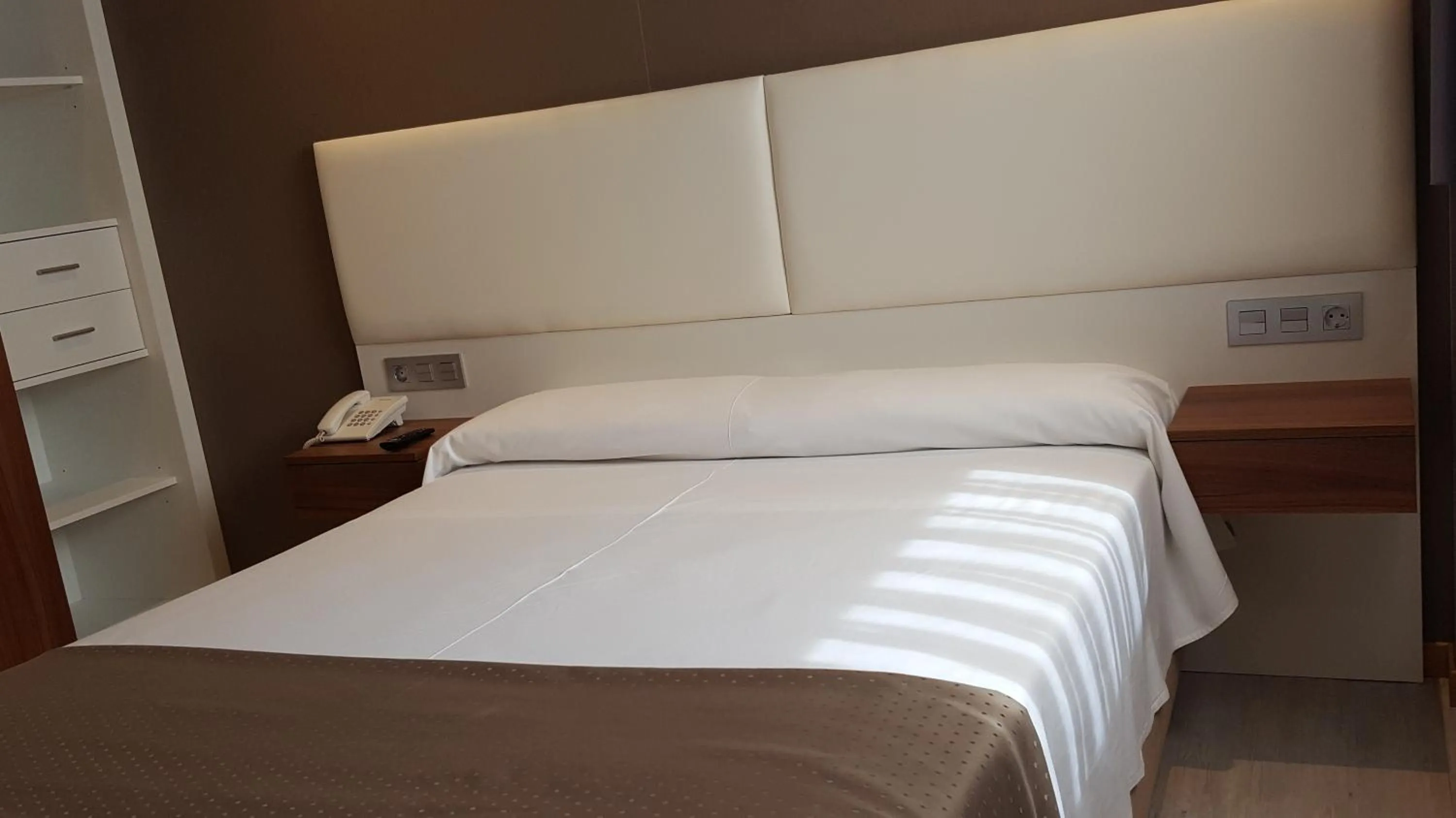 Bed in Hotel la Posada de Roces