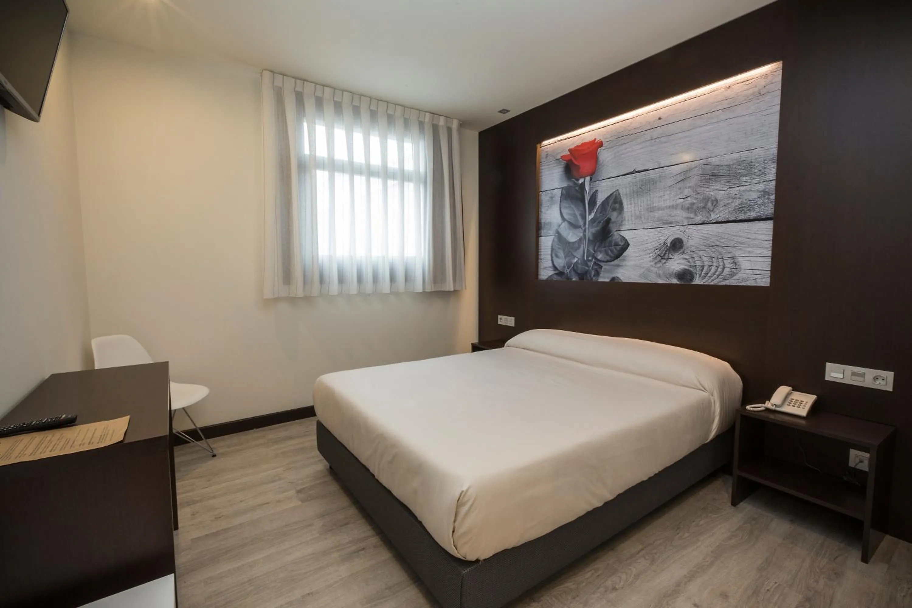 Bedroom, Bed in Hotel la Posada de Roces