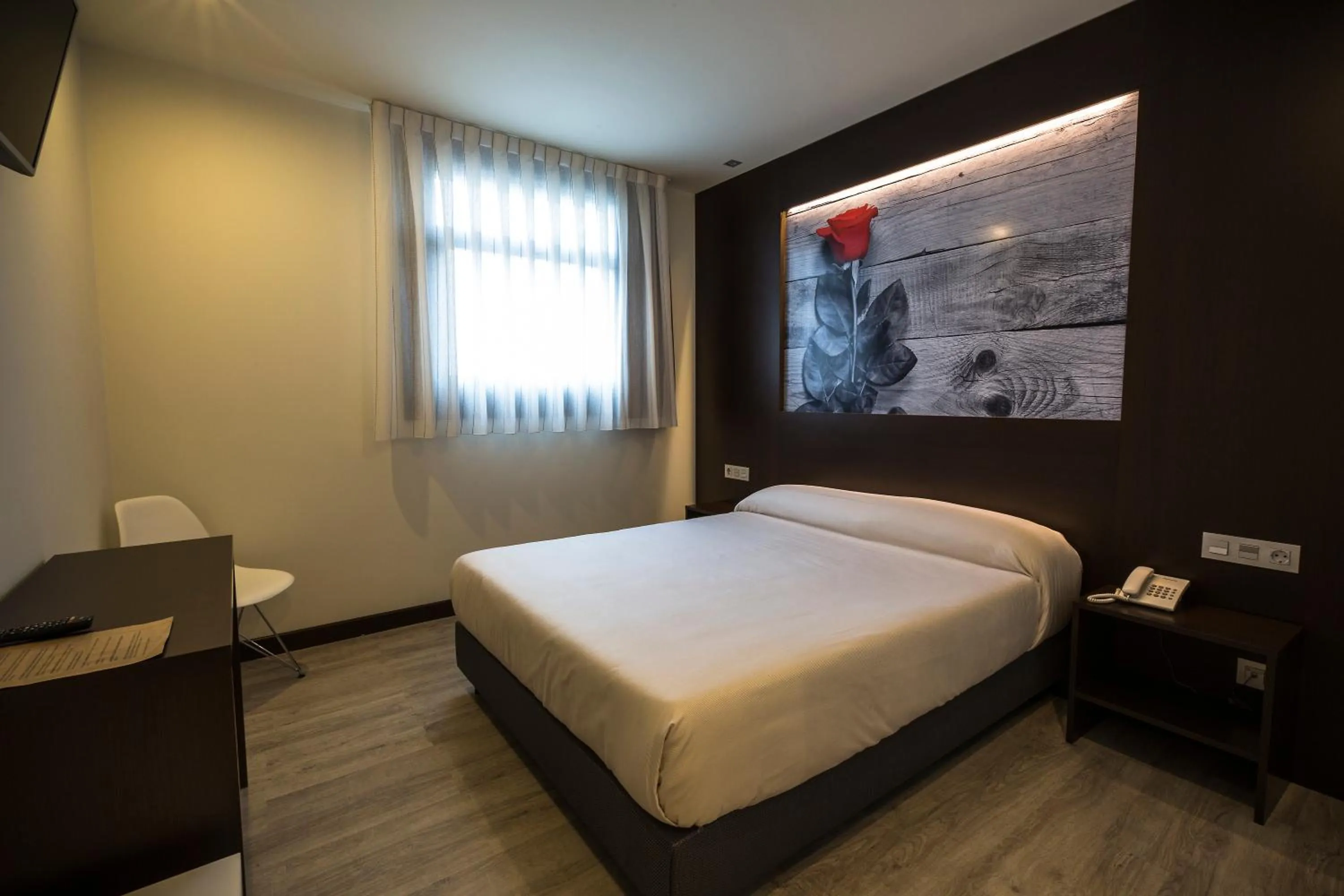 Bedroom, Bed in Hotel la Posada de Roces