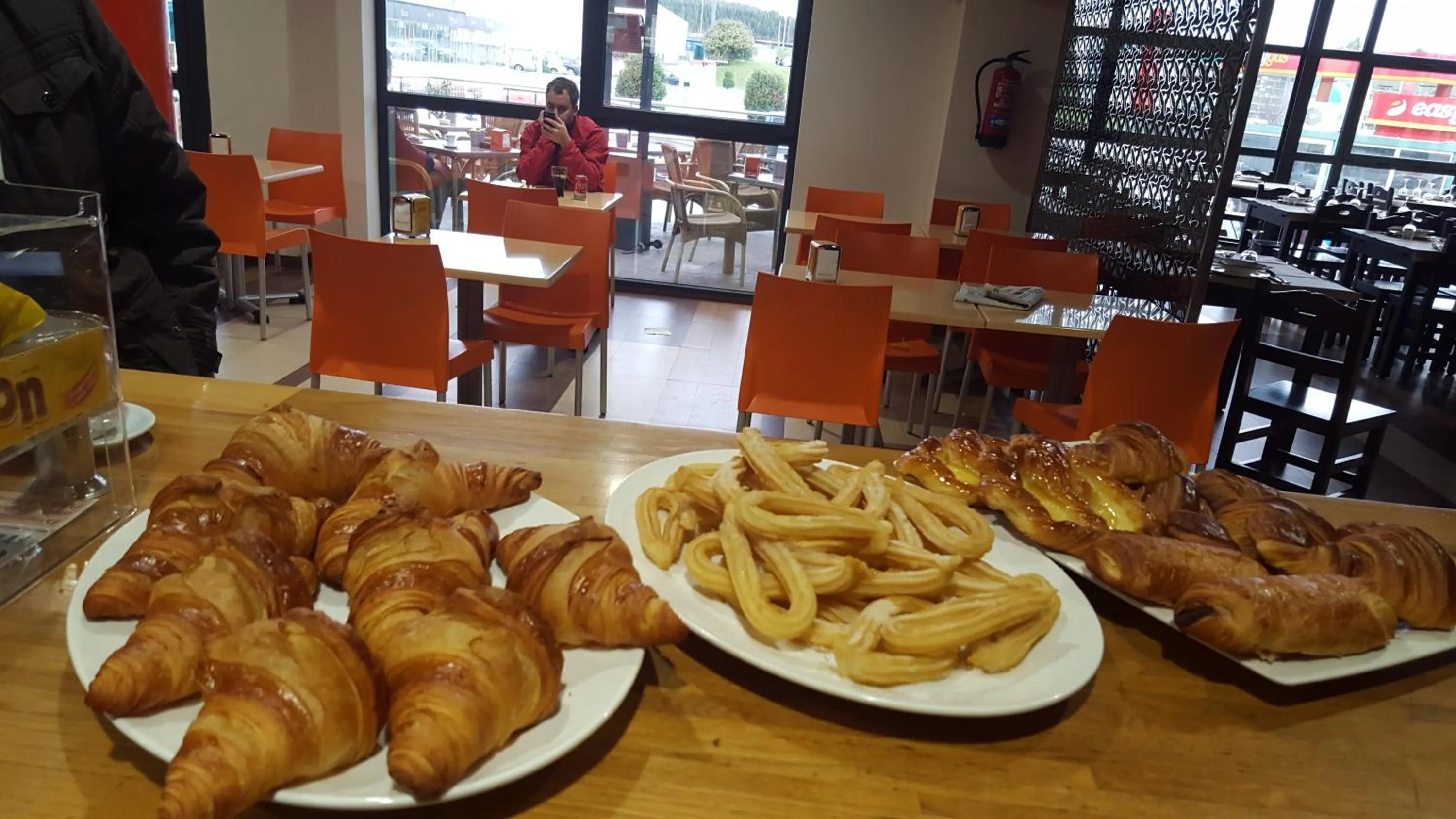 Restaurant/places to eat in Hotel la Posada de Roces